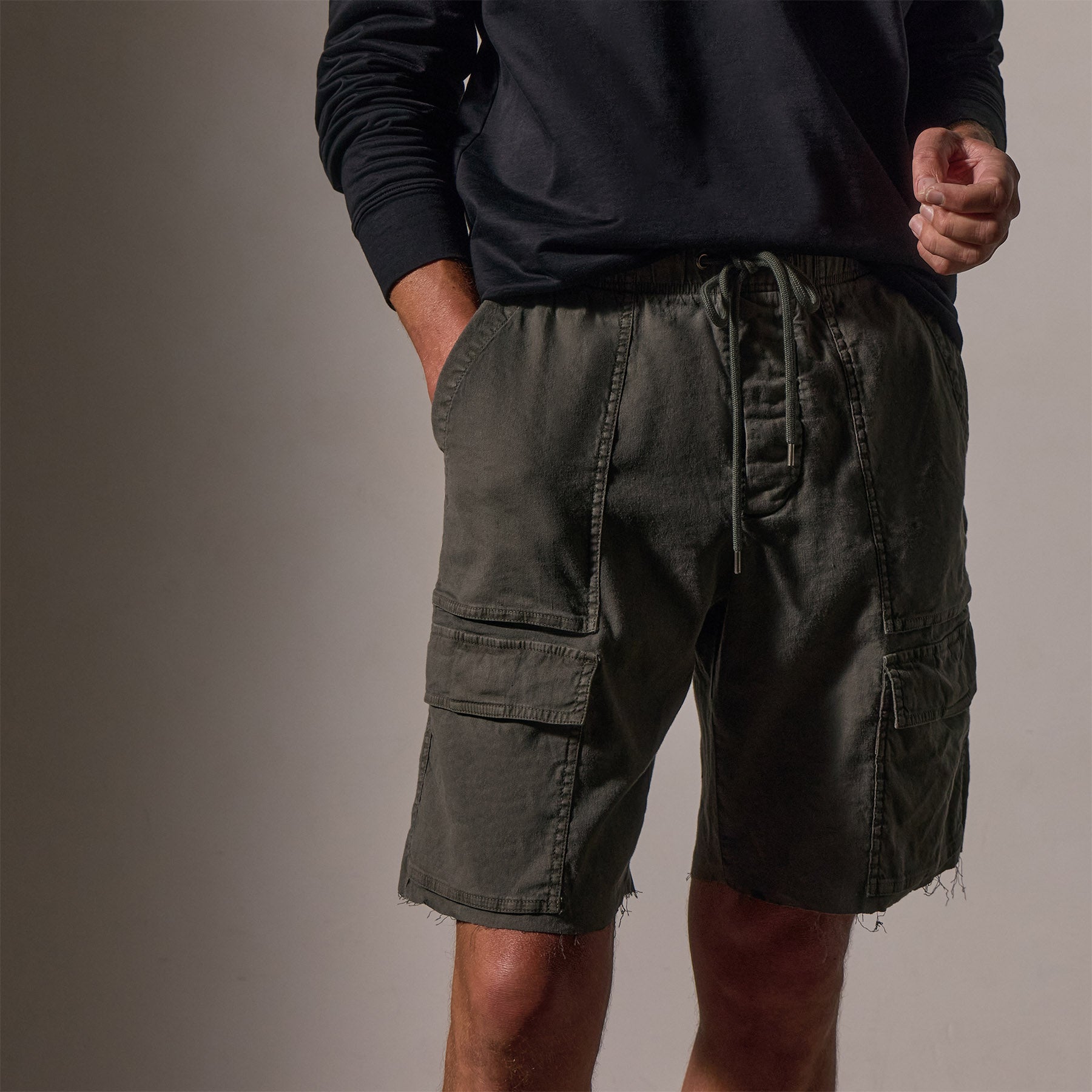 Linen Blend Utility Short In Granite Pigment | James Perse Los Angeles