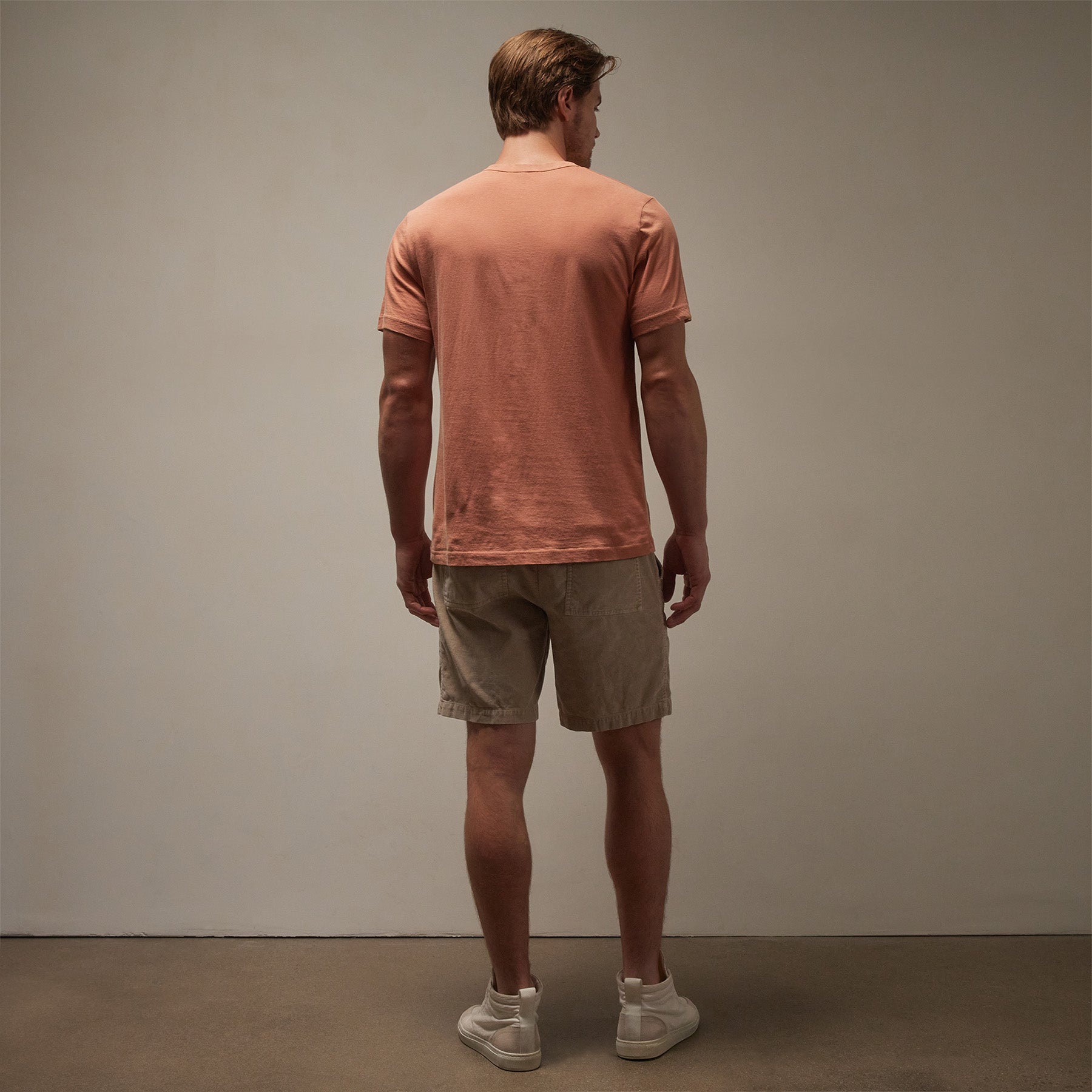 Lightweight Jersey Pocket Tee in Adobe Pigment | James Perse Los Angeles