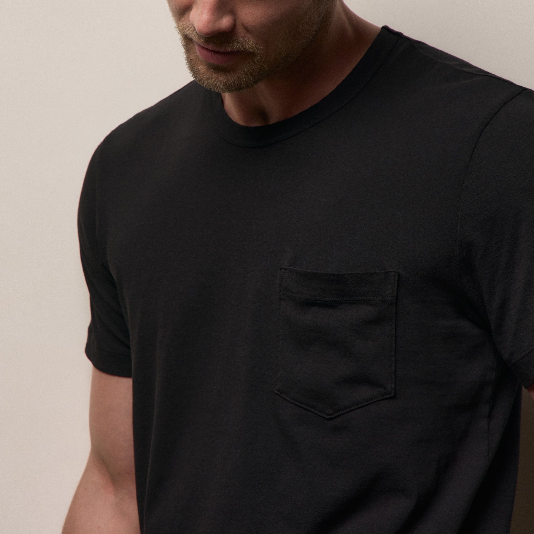 Lightweight Jersey Pocket Tee - Black | James Perse Los Angeles