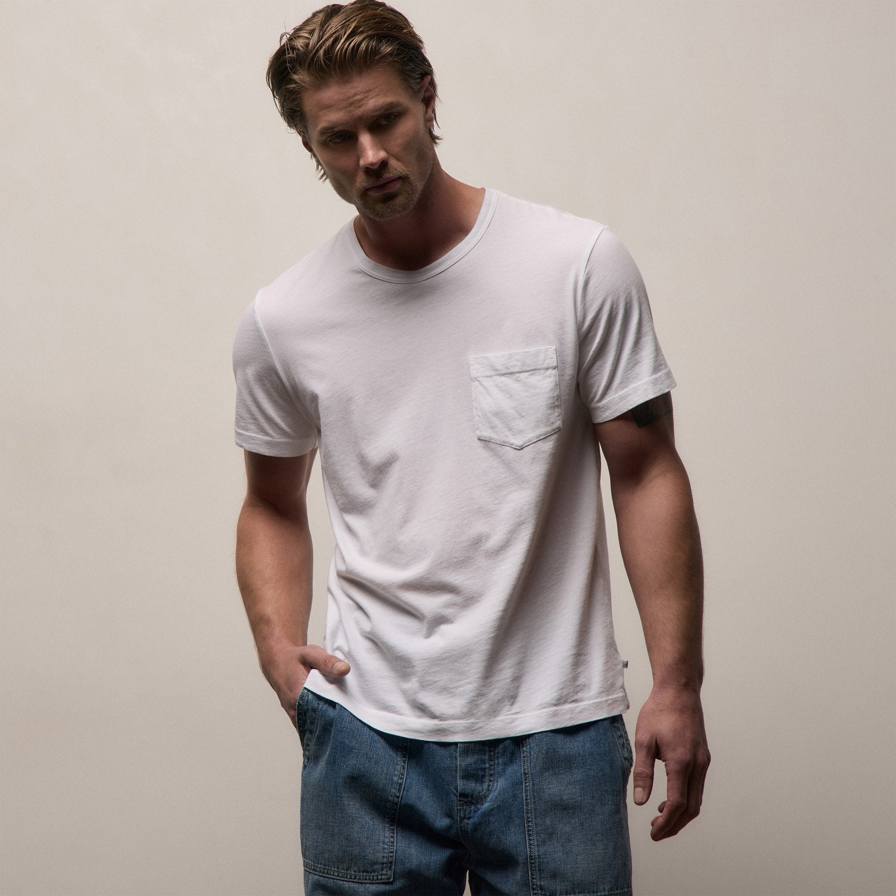 Lightweight Jersey Pocket Tee - White | James Perse Los Angeles