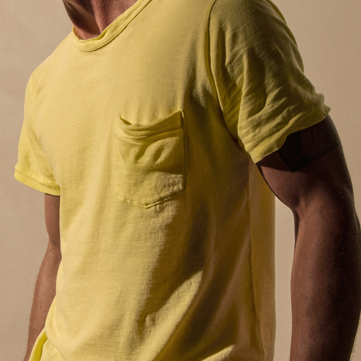 Lightweight Jersey Pocket Tee in Yellow Cake Pigment | James Perse Los Angeles