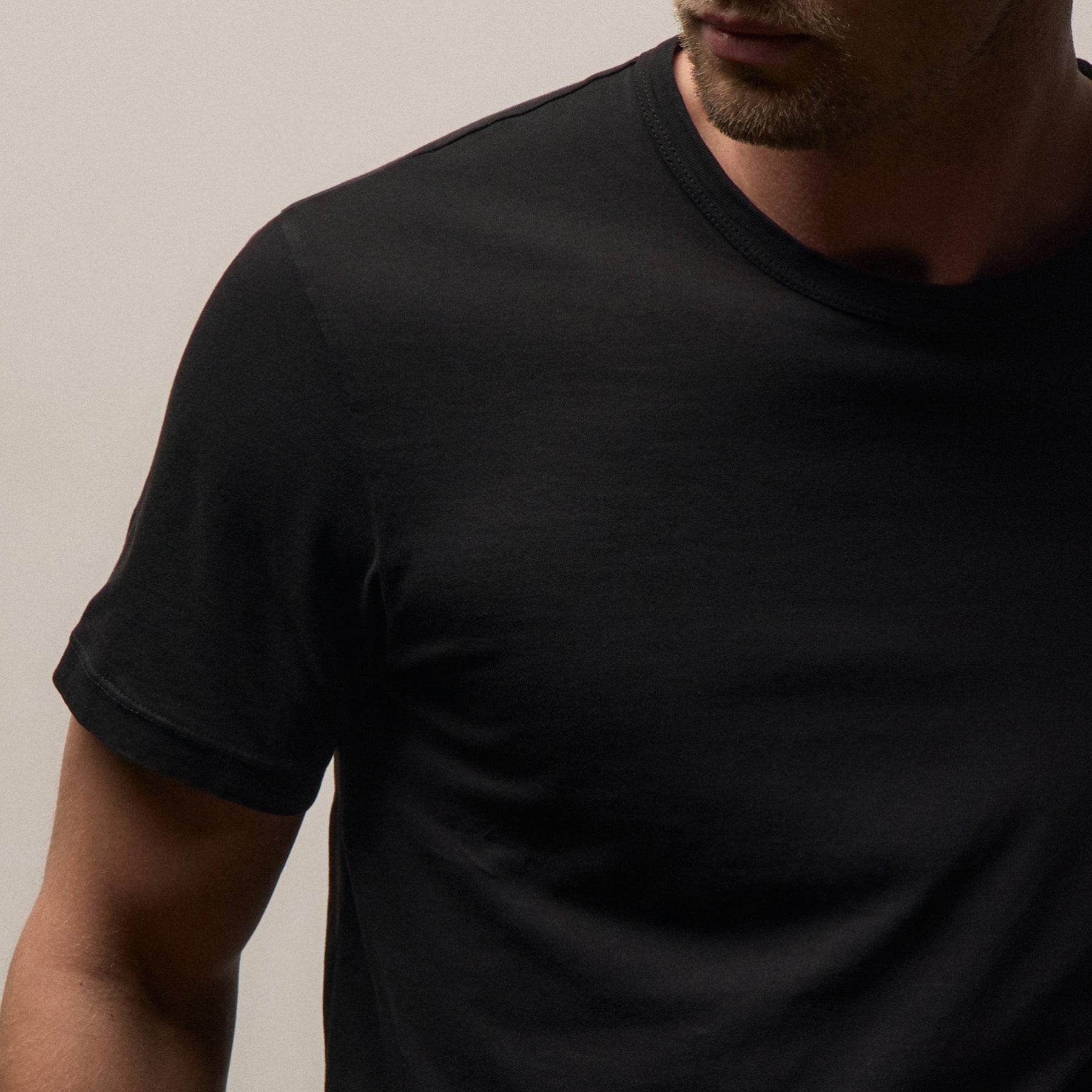 Short Sleeve Crew Neck in Black | James Perse Los Angeles