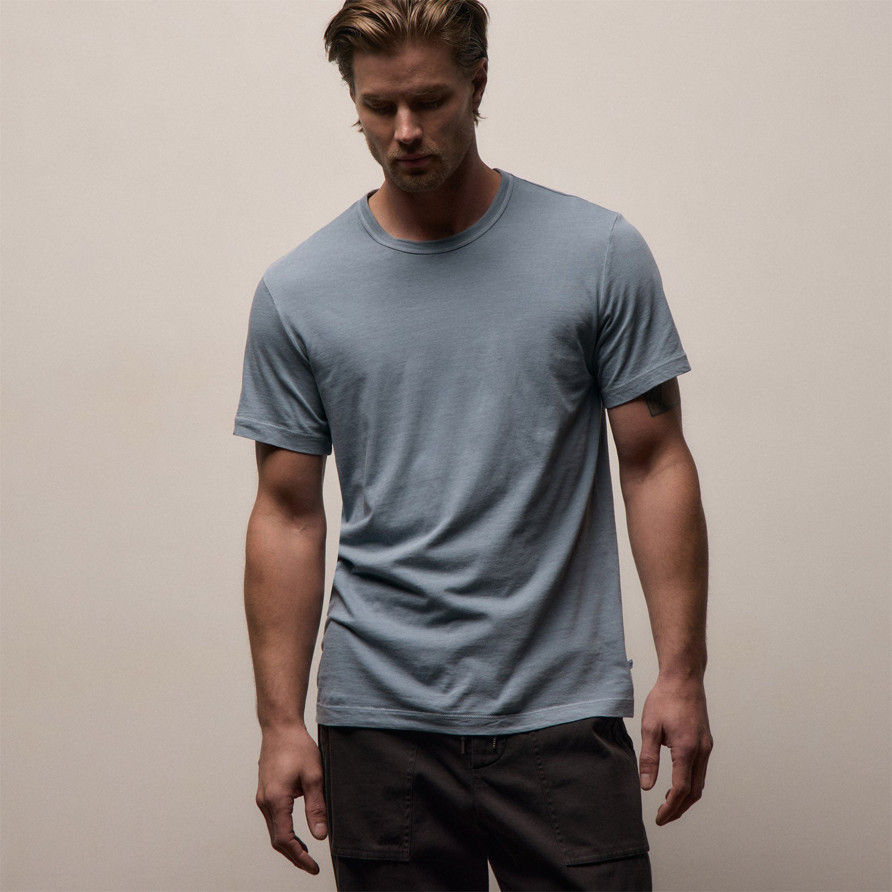 Short Sleeve Crew Neck in Bluestone Pigment | James Perse Los Angeles