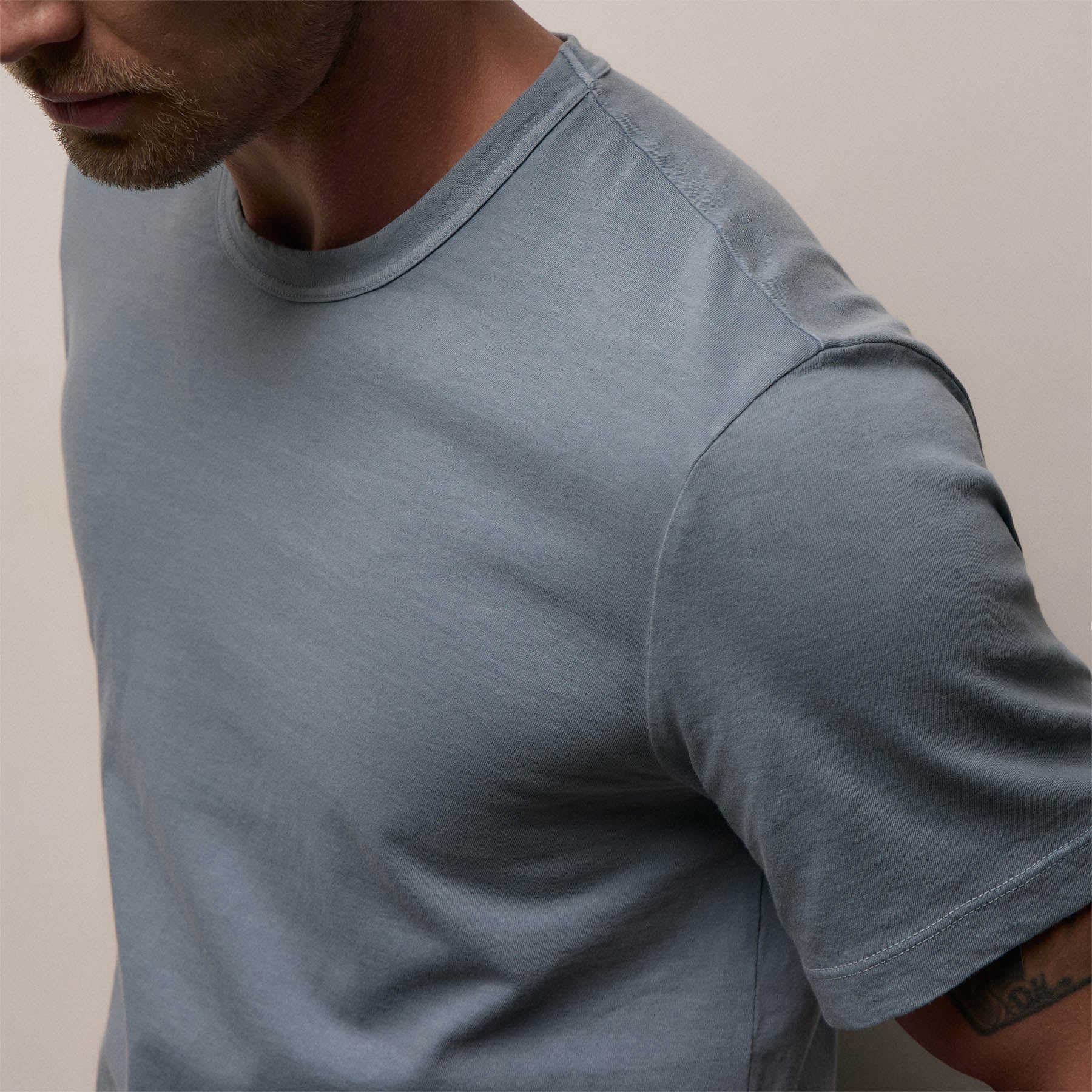 Short Sleeve Crew Neck in Bluestone Pigment | James Perse Los Angeles