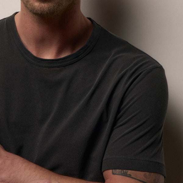 Short Sleeve Crew Neck in Carbon Pigment | James Perse Los Angeles