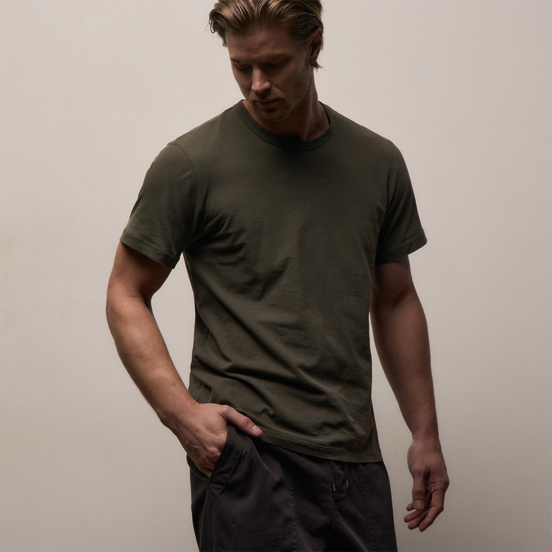 Short Sleeve Crew Neck in Platoon Pigment | James Perse Los Angeles