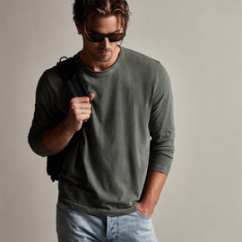 Long Sleeve Crew Neck in Alligator Pigment | James Perse Los Angeles