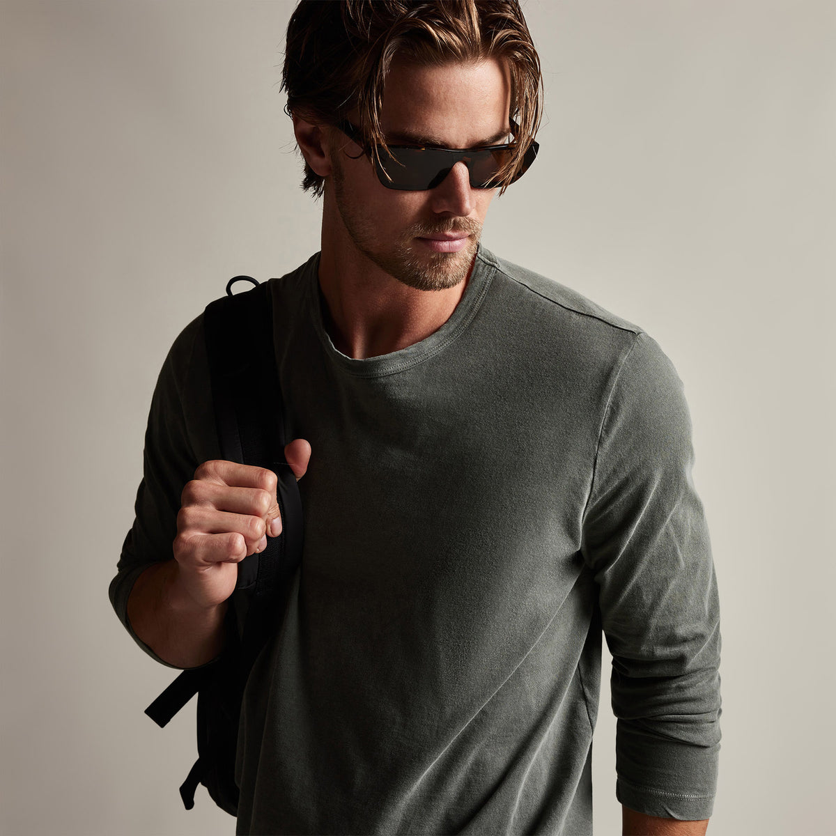 Long Sleeve Crew Neck in Alligator Pigment | James Perse Los Angeles