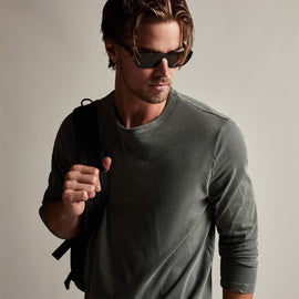 Long Sleeve Crew Neck in Alligator Pigment | James Perse Los Angeles