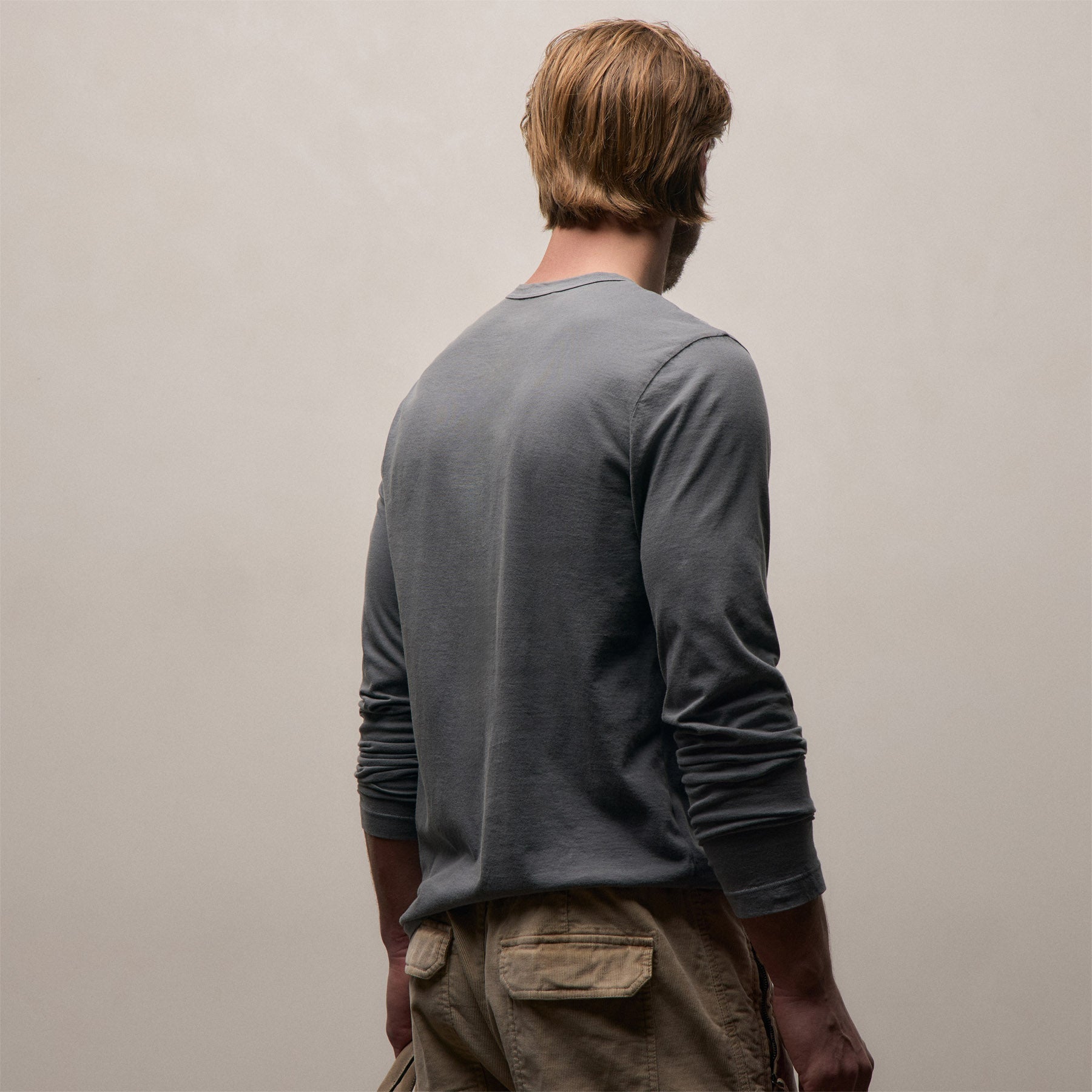 Long Sleeve Crew Neck in Cavalry Pigment | James Perse Los Angeles
