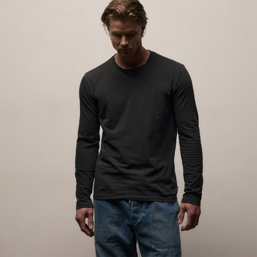Long Sleeve Crew Neck in Carbon Pigment | James Perse Los Angeles