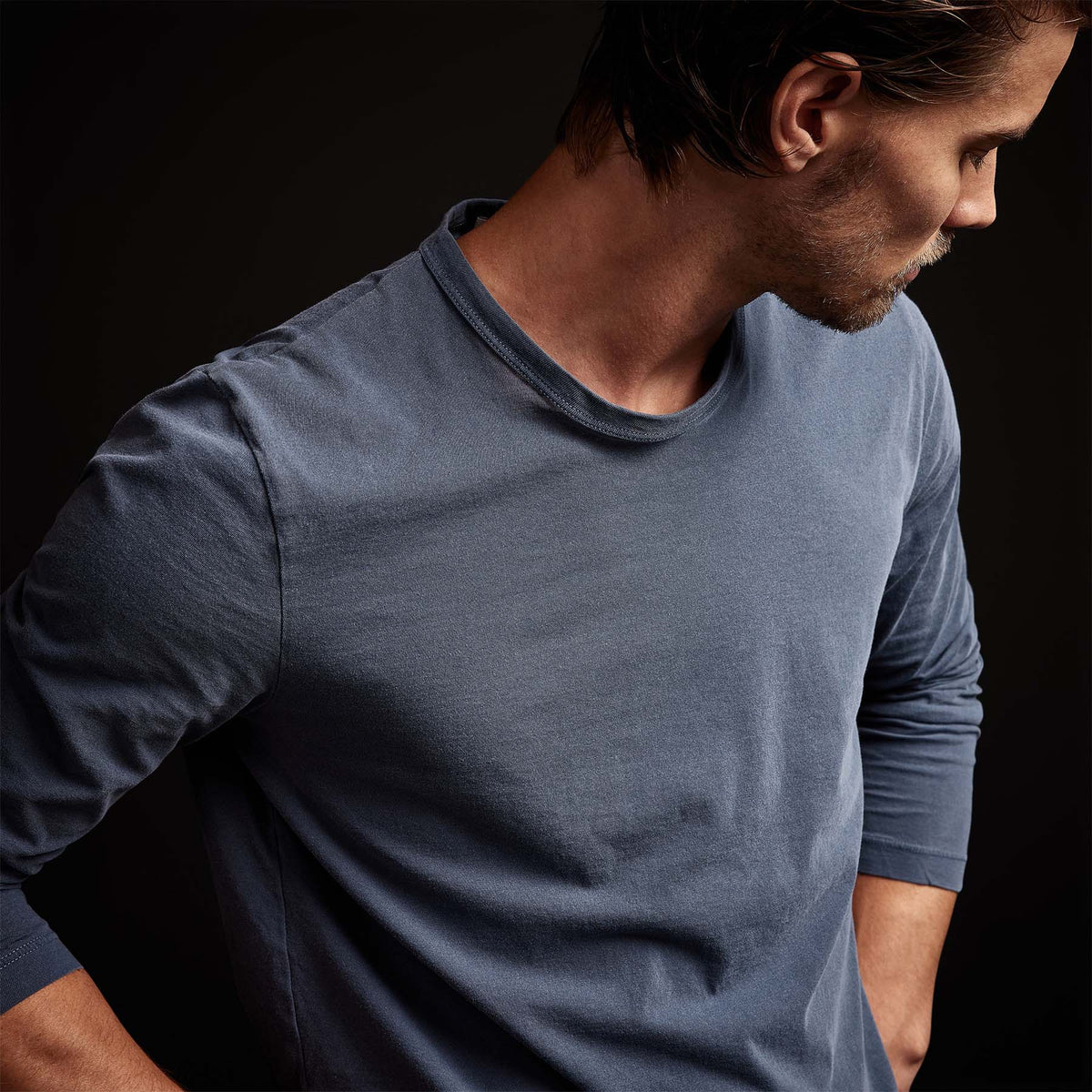 Long Sleeve Crew Neck in Sea Captain Pigment | James Perse Los Angeles