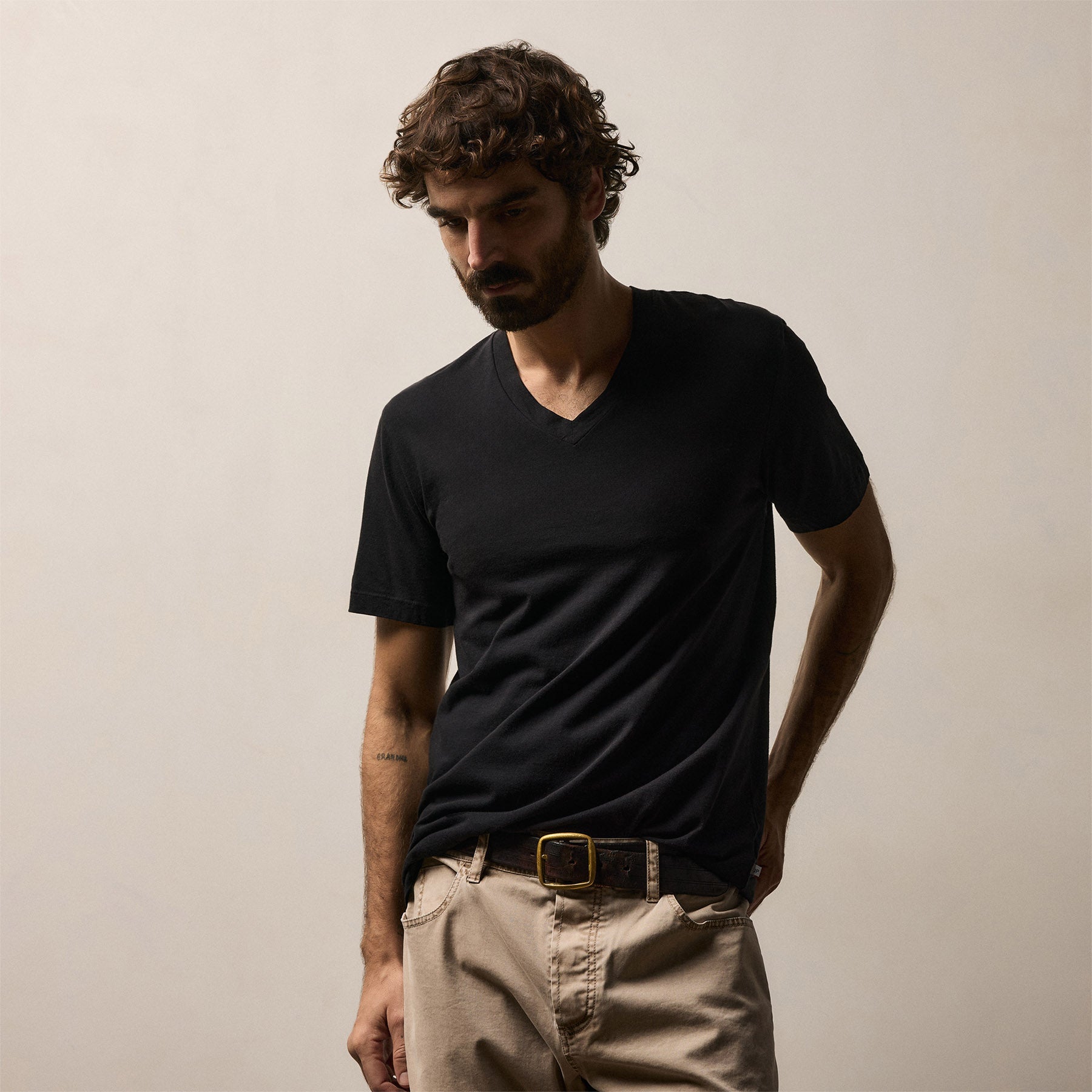 Short Sleeve V Neck - Black | James Perse Los Angeles