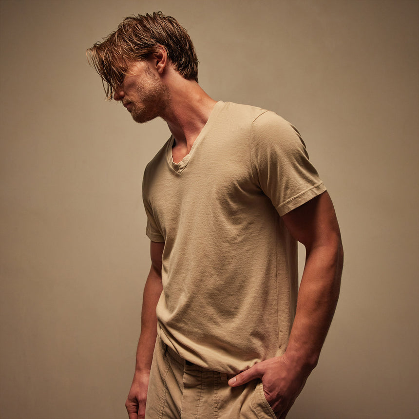 Short Sleeve V Neck in Sand Dune Pigment | James Perse Los Angeles
