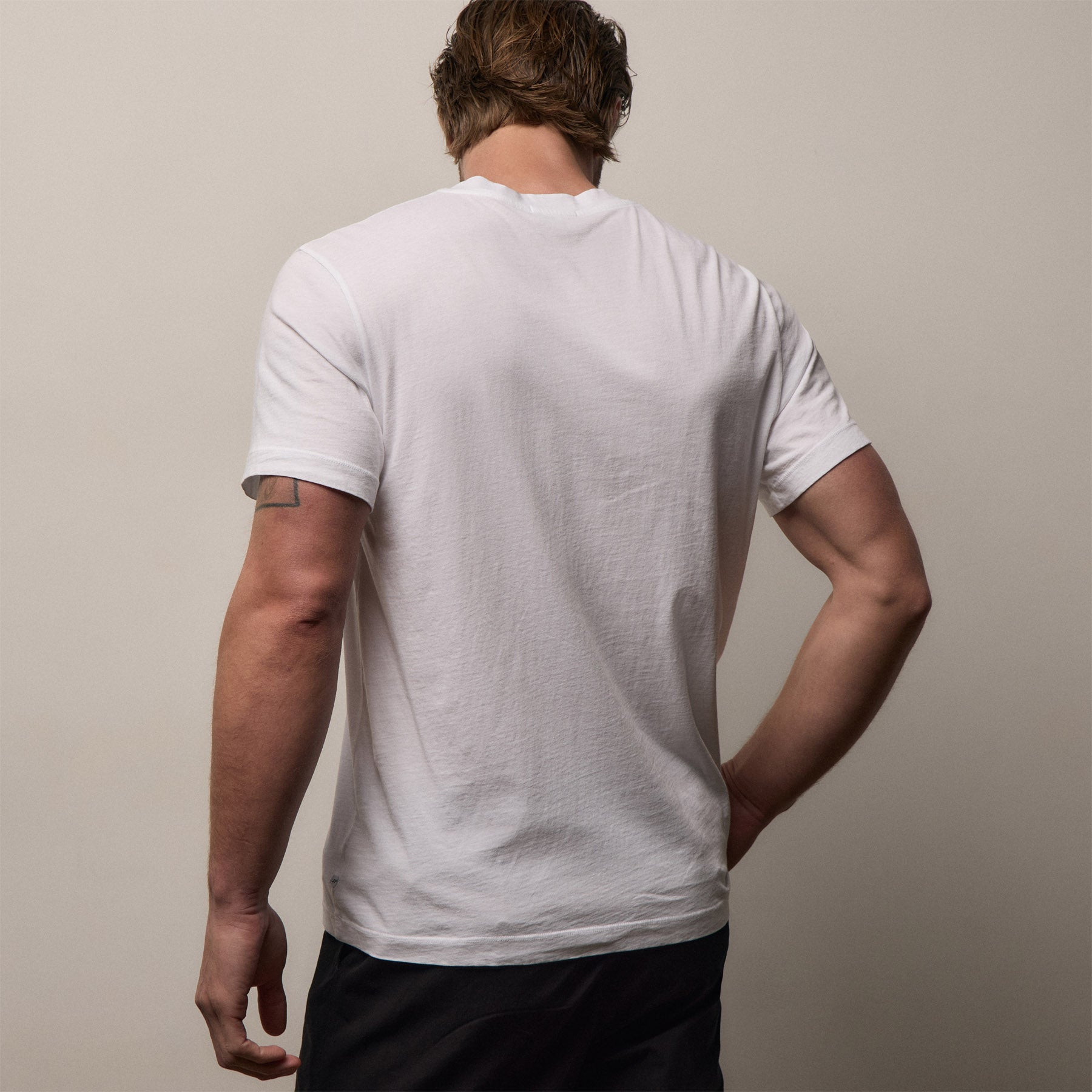 Short Sleeve V Neck in White | James Perse Los Angeles