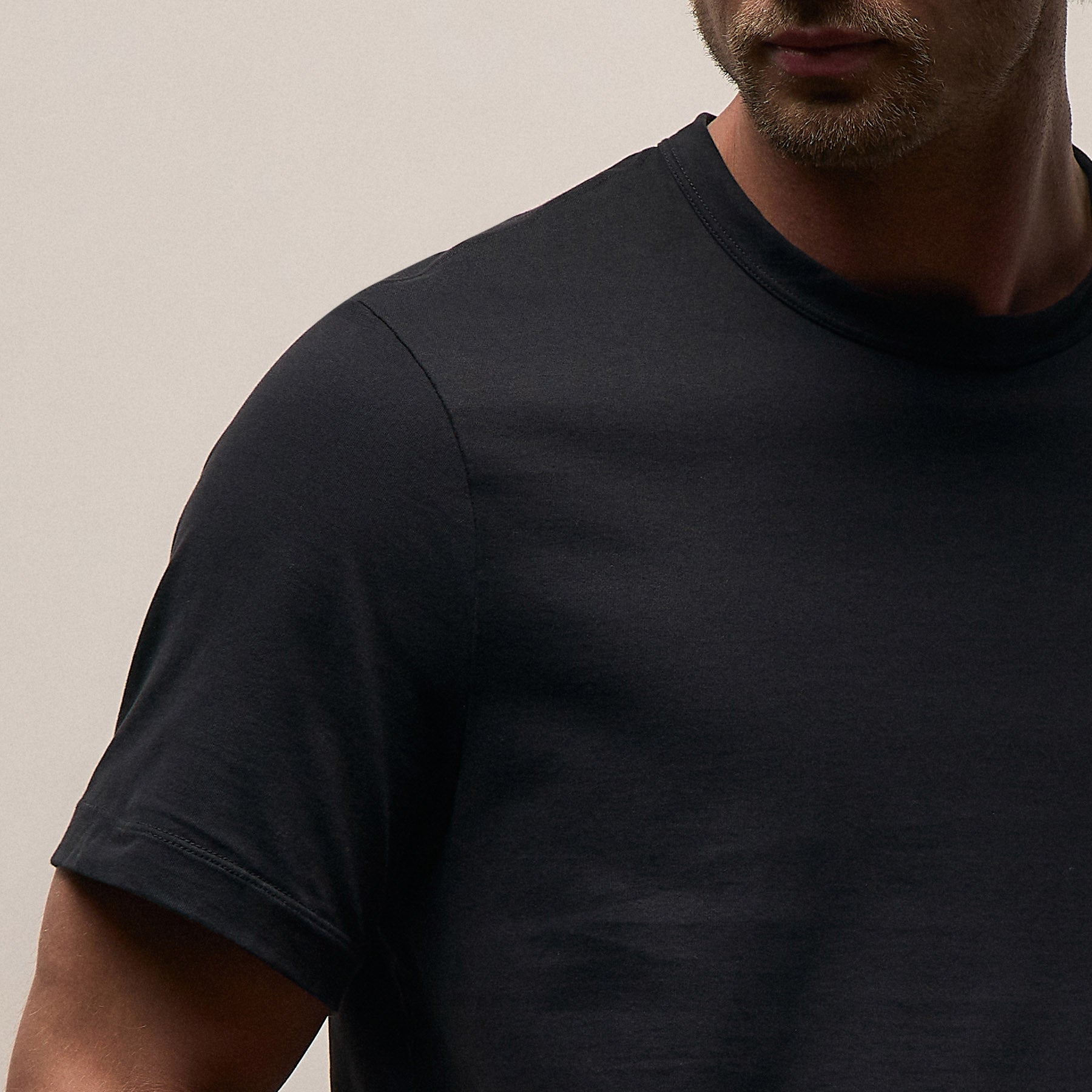 Heavy Luxe Jersey Crew - Black | James Perse Los Angeles