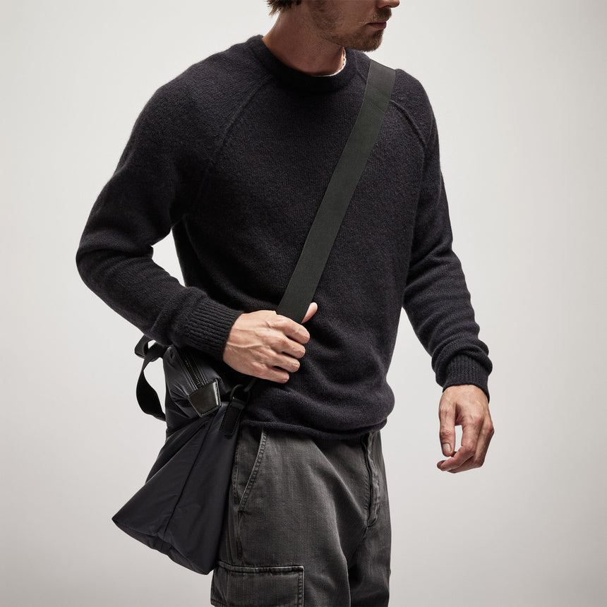 Mid Gauge Cashmere Sweatshirt in Black | James Perse Los Angeles