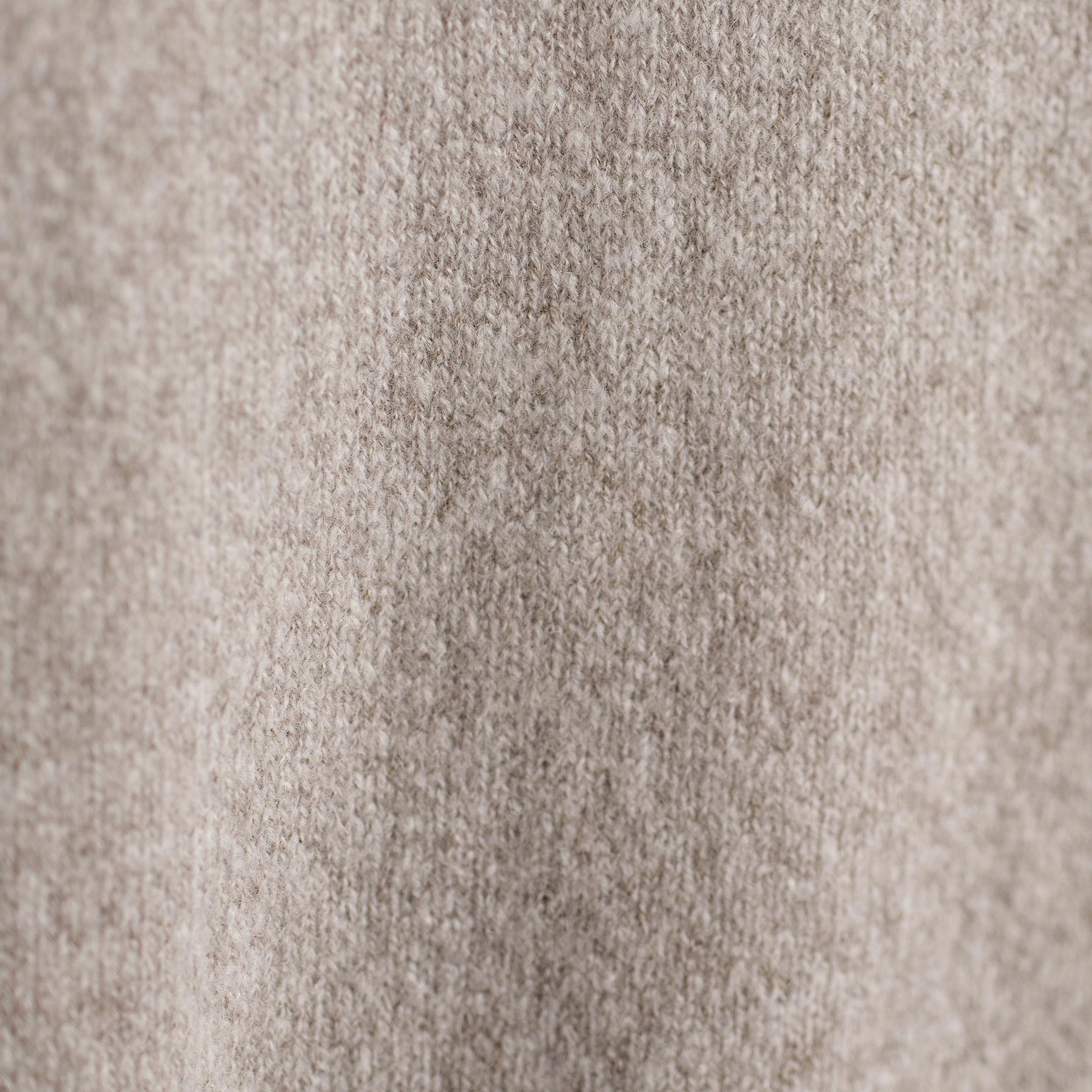 Lightweight Textured Cashmere VinNeck in Hazel | James Perse Los Angeles