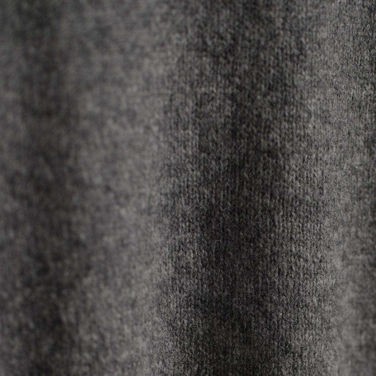 Lightweight Textured Cashmere VinNeck in Thunder | James Perse Los Angeles