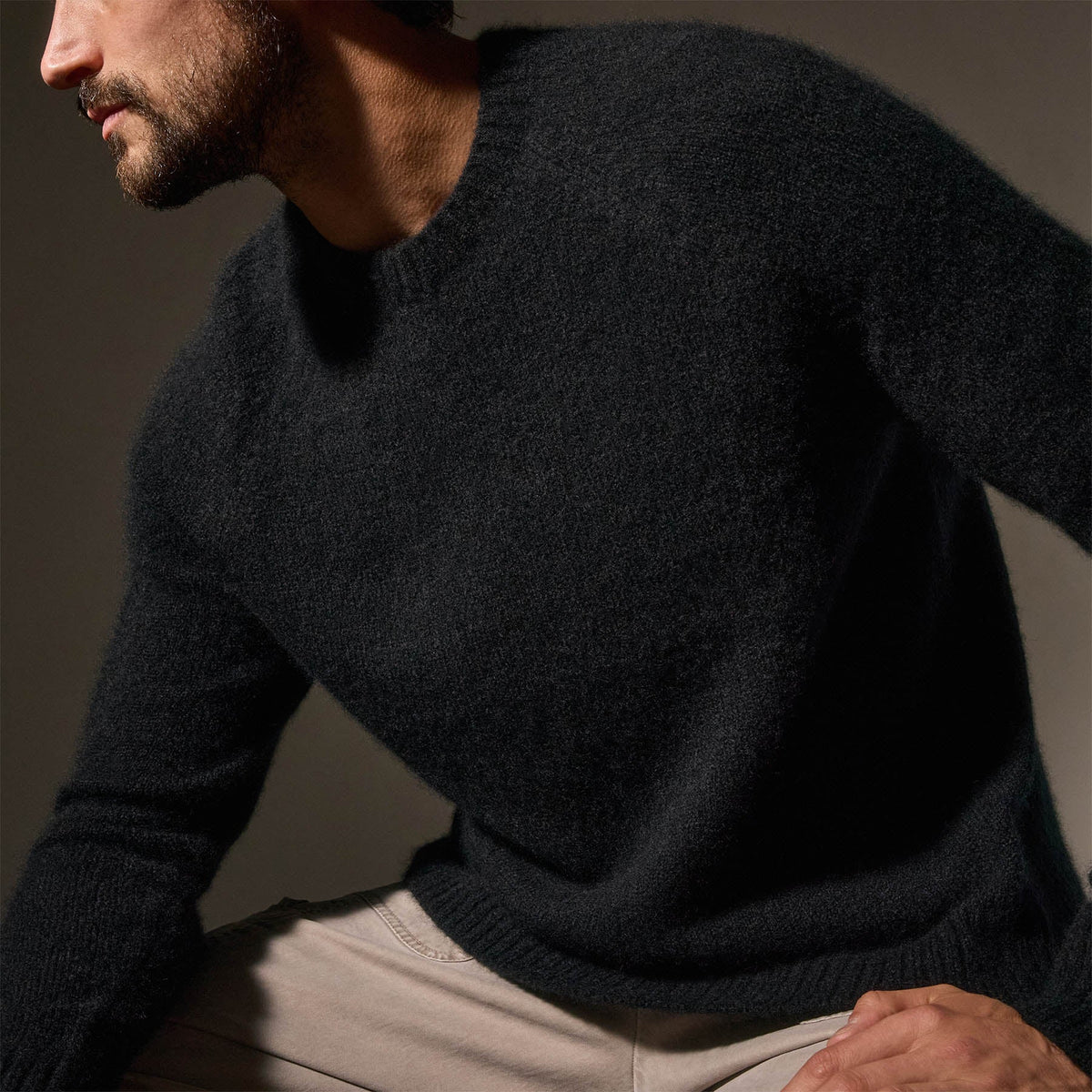 Men's Lightweight Textured Cashmere Crew Gift Set in True Black/Hazel | James Perse Los Angeles