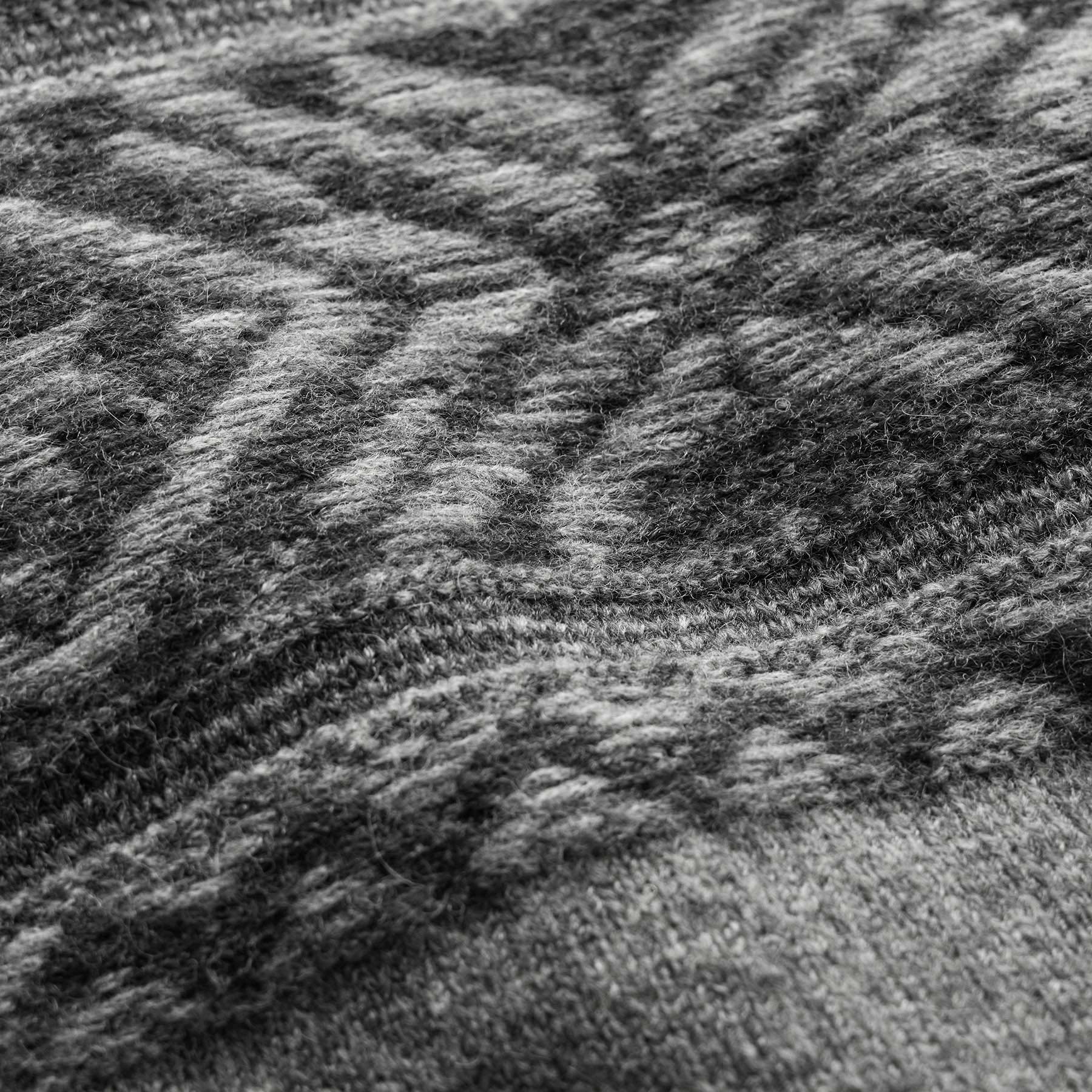 Camel Hair Intarsia Crew - Mid Grey/Anthracite | James Perse Los Angeles