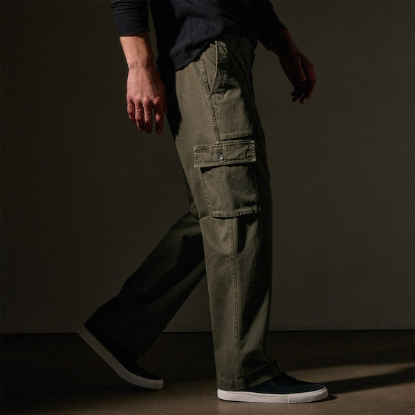 Herringbone Twill Utility Pant in Army Green Pigment | James Perse Los Angeles