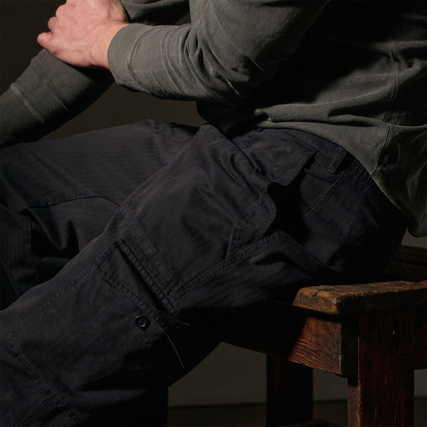 Herringbone Twill Utility Pant in Black | James Perse Los Angeles