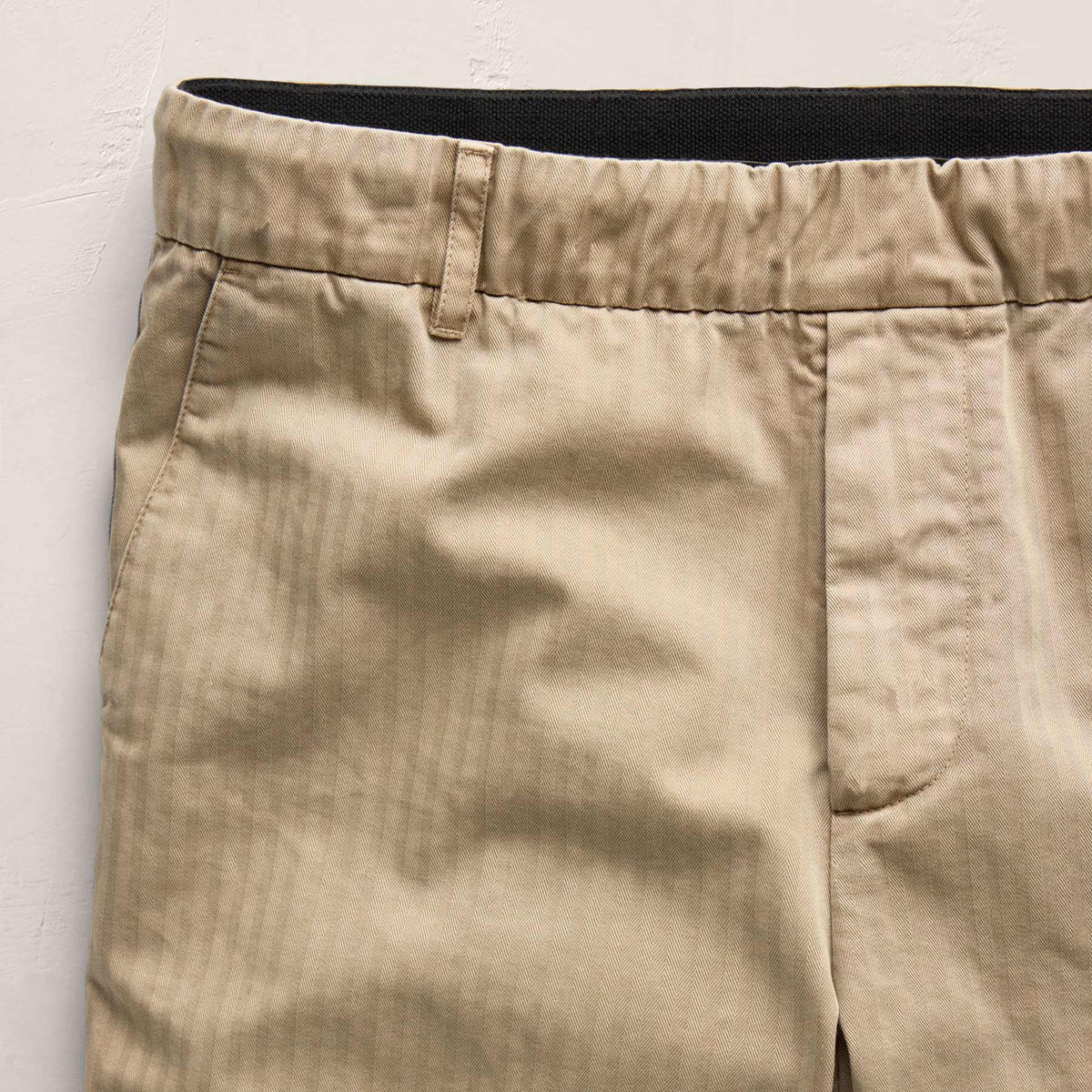 Herringbone Surplus Short in Light Khaki Pigment | James Perse Los Angeles
