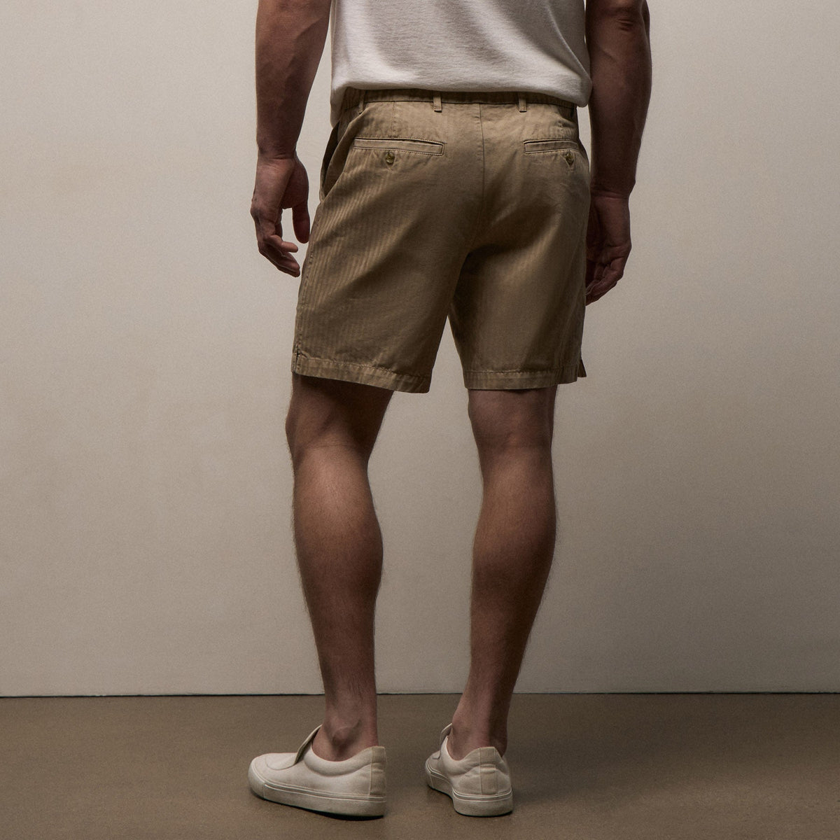 Herringbone Surplus Short in Light Khaki Pigment | James Perse Los Angeles