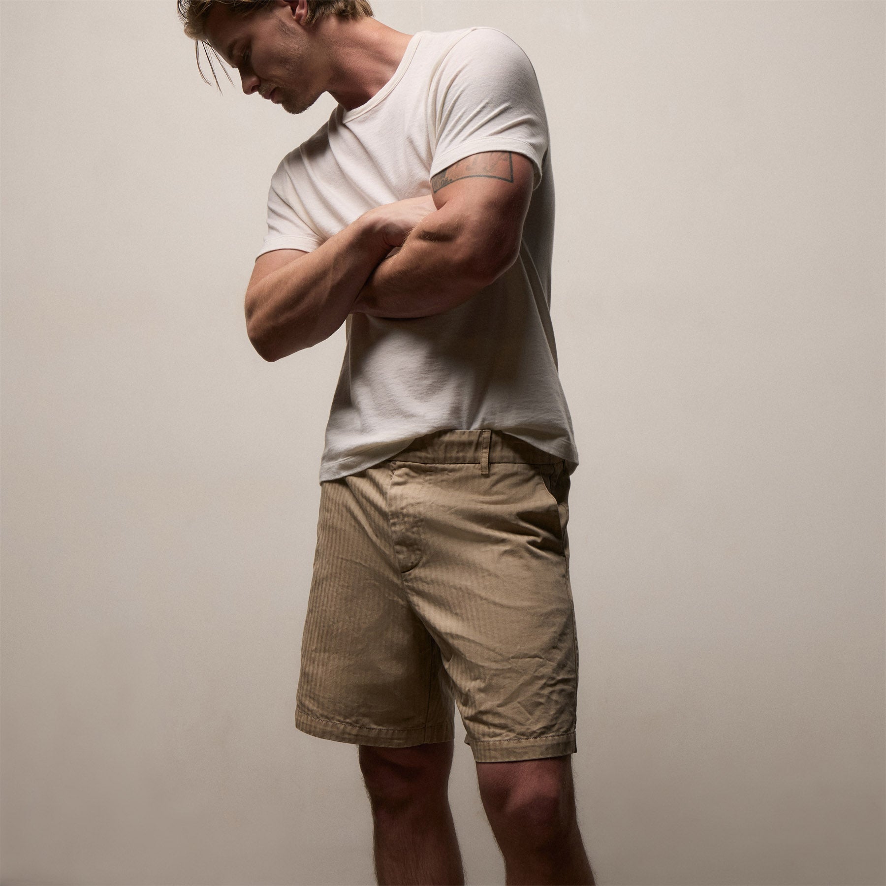 Herringbone Surplus Short in Light Khaki Pigment | James Perse Los Angeles