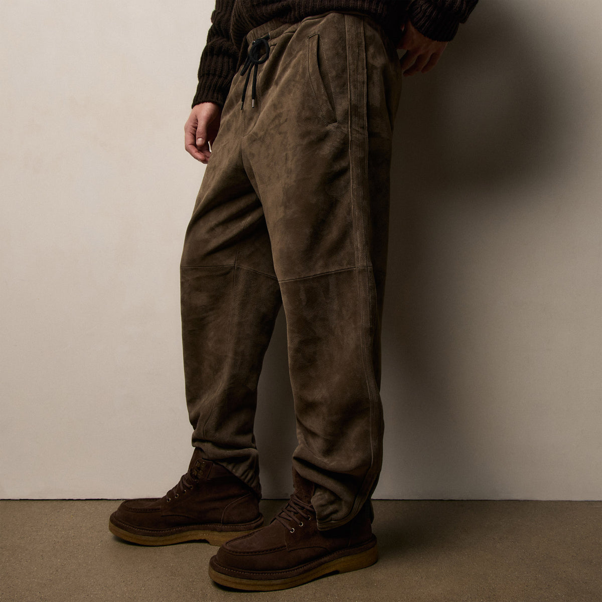 Suede Track Pant In Caribou | James Perse Los Angeles