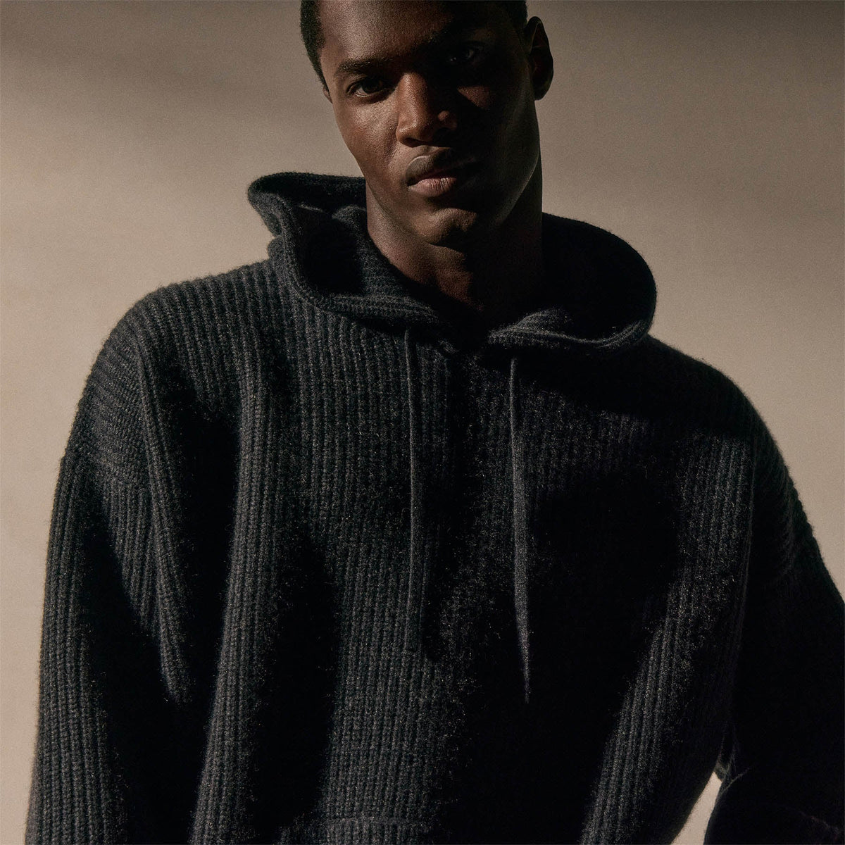 Oversized Hooded Sweater in Coal | James Perse Los Angeles / Mens
