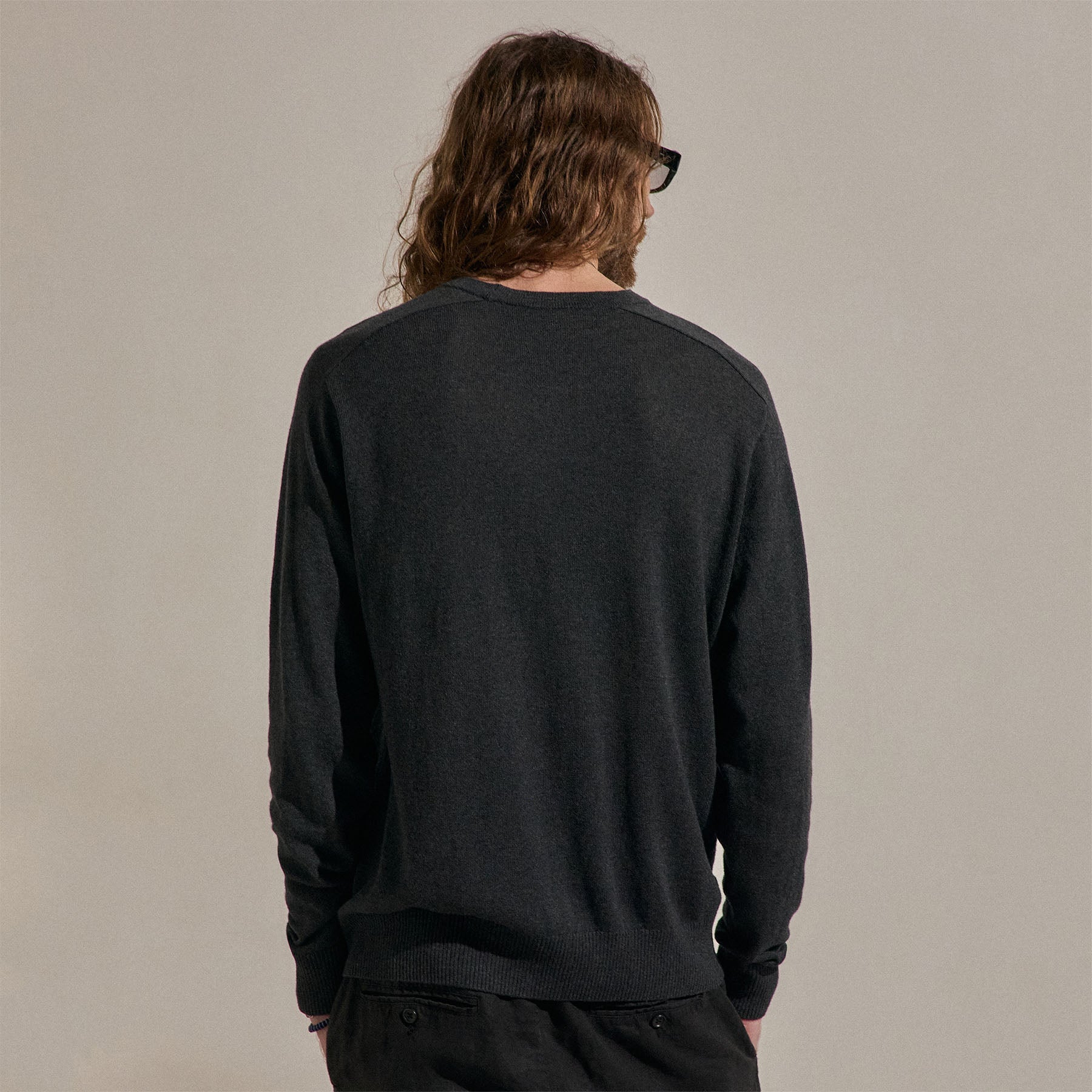 Cotton Cashmere Raglan Crew in Coal | James Perse Los Angeles