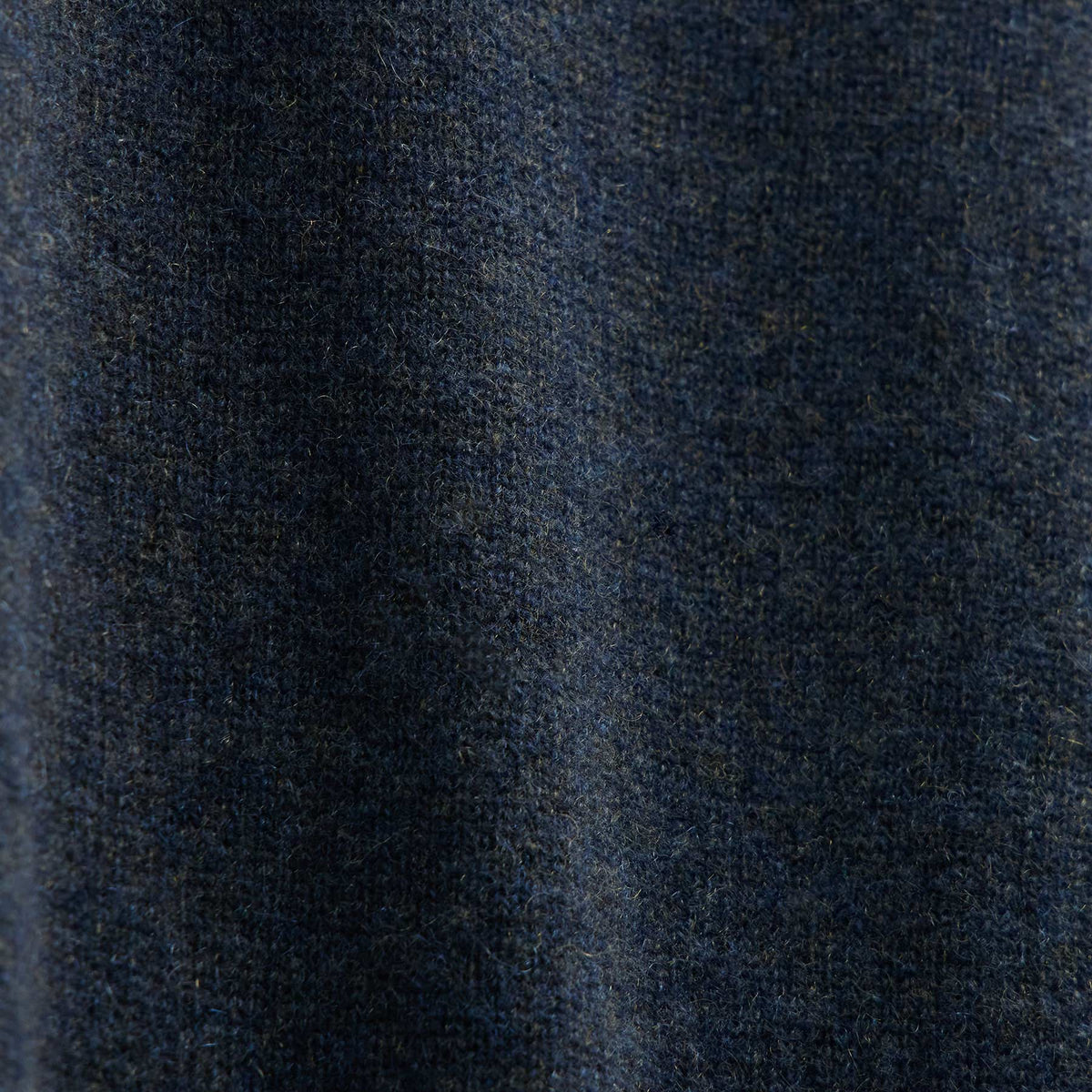 Soft Featherweight Cashmere Crew in Coal | James Perse Los Angeles