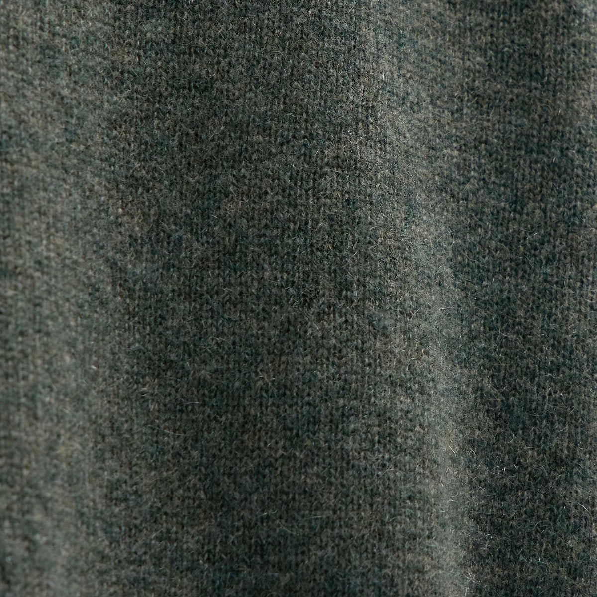 Soft Featherweight Cashmere Crew in Dark Olive | James Perse Los Angeles