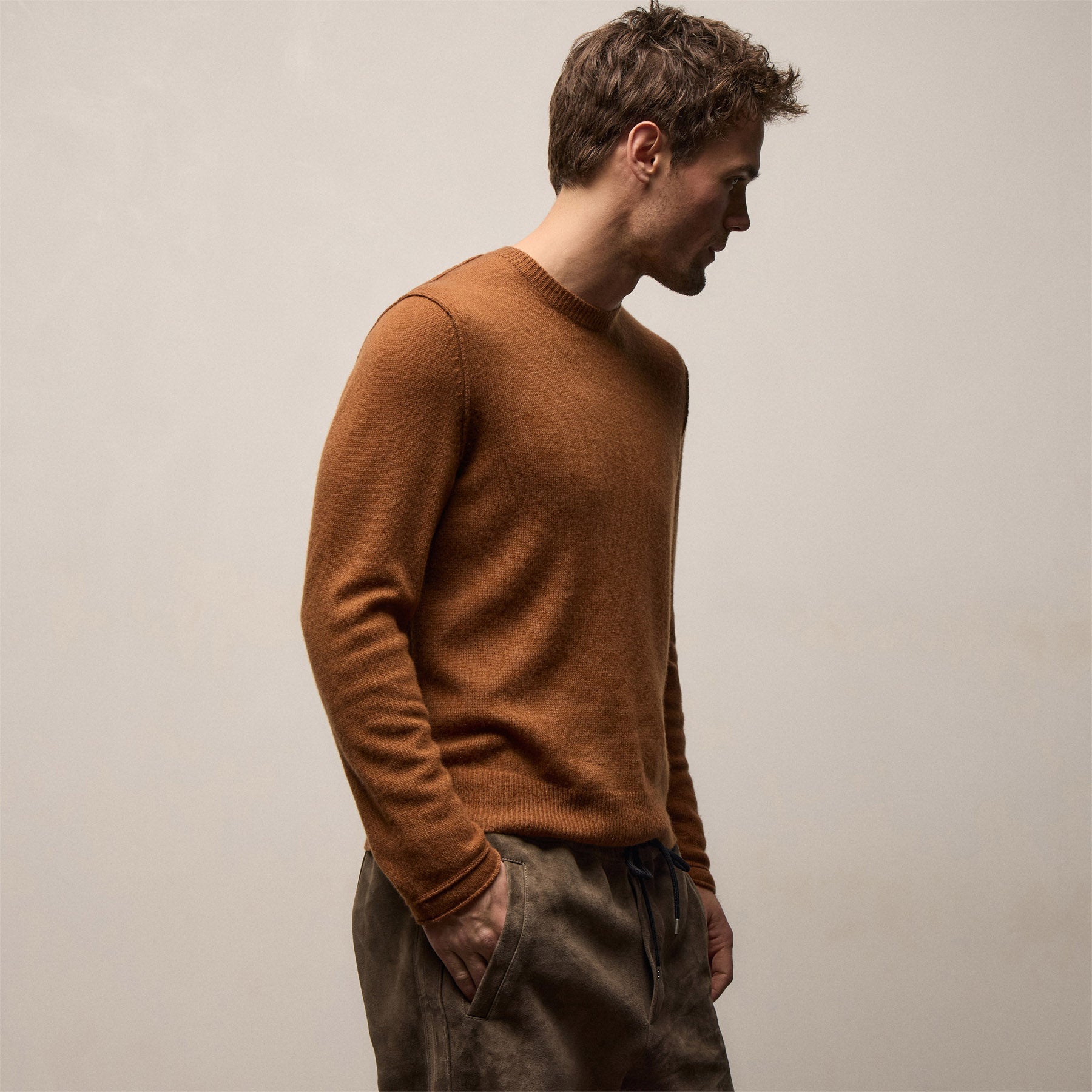 Soft Featherweight Cashmere Crew in Whiskey | James Perse Los Angeles