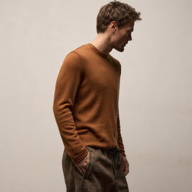 Soft Featherweight Cashmere Crew in Whiskey | James Perse Los Angeles