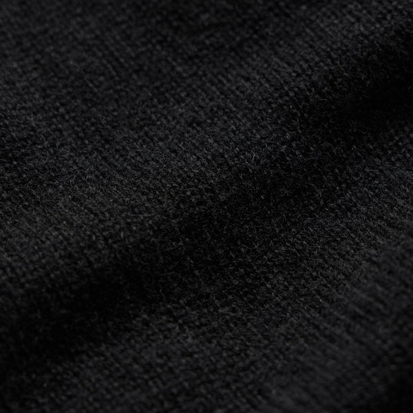 Soft Featherweight Cashmere V Neck in Black | James Perse Los Angeles