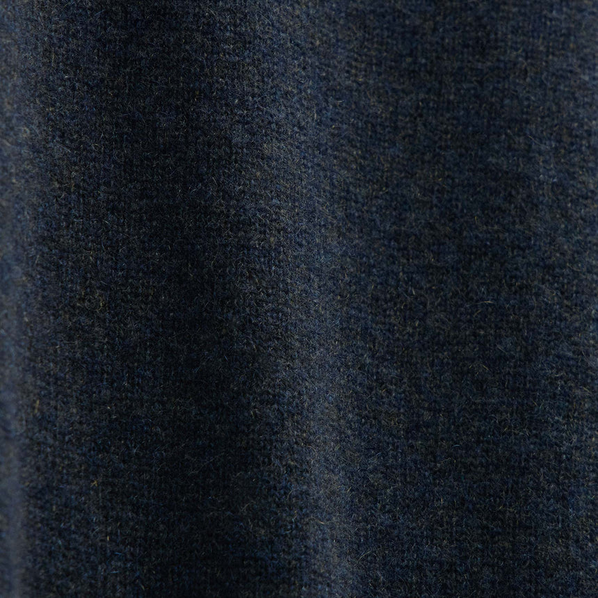 Soft Featherweight Cashmere V Neck in Coal | James Perse Los Angeles