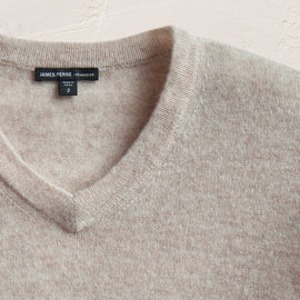Soft Featherweight Cashmere V Neck in Light Beige | James Perse Los Angeles