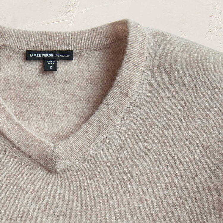 Soft Featherweight Cashmere V Neck in Light Beige | James Perse Los Angeles