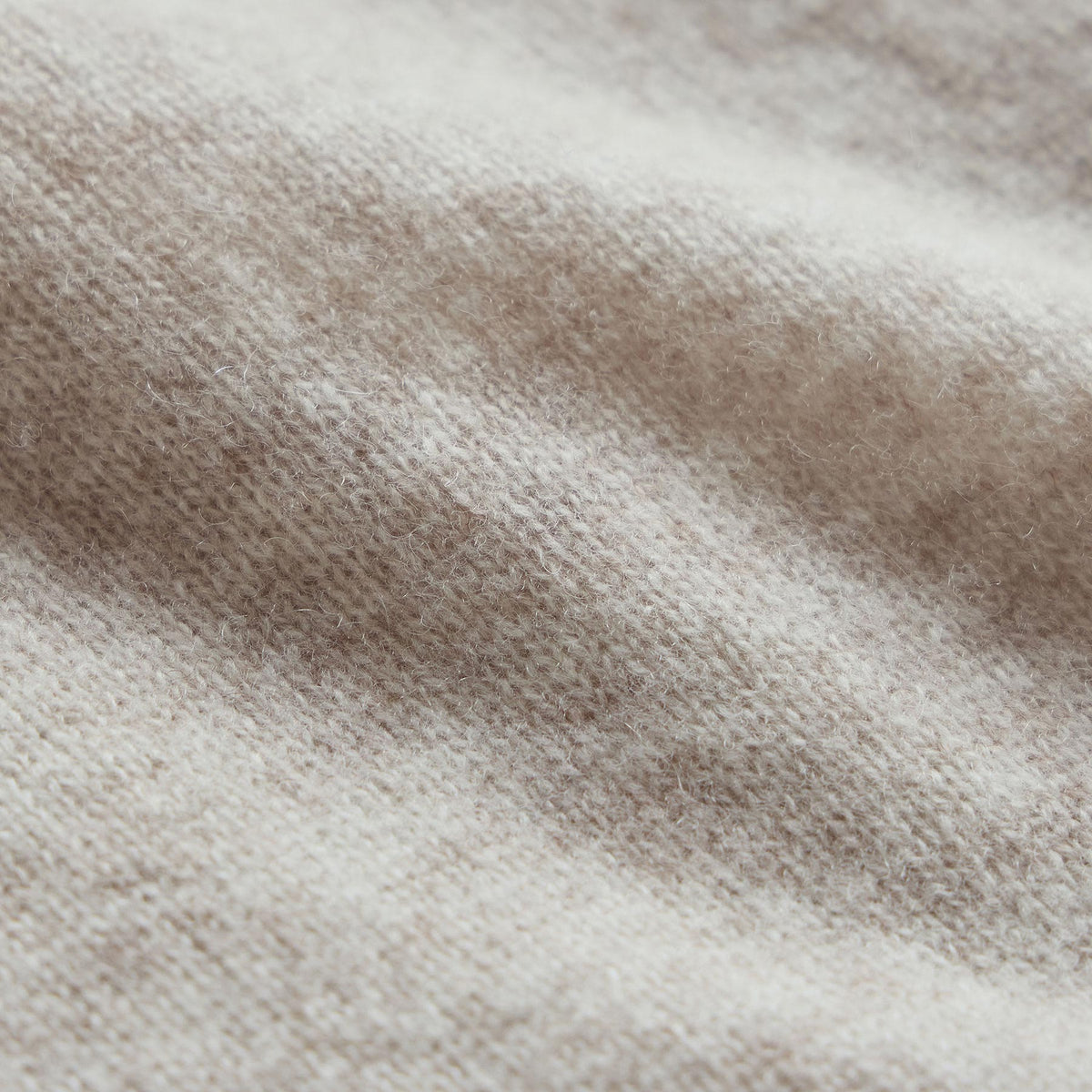 Soft Featherweight Cashmere V Neck in Light Beige | James Perse Los Angeles