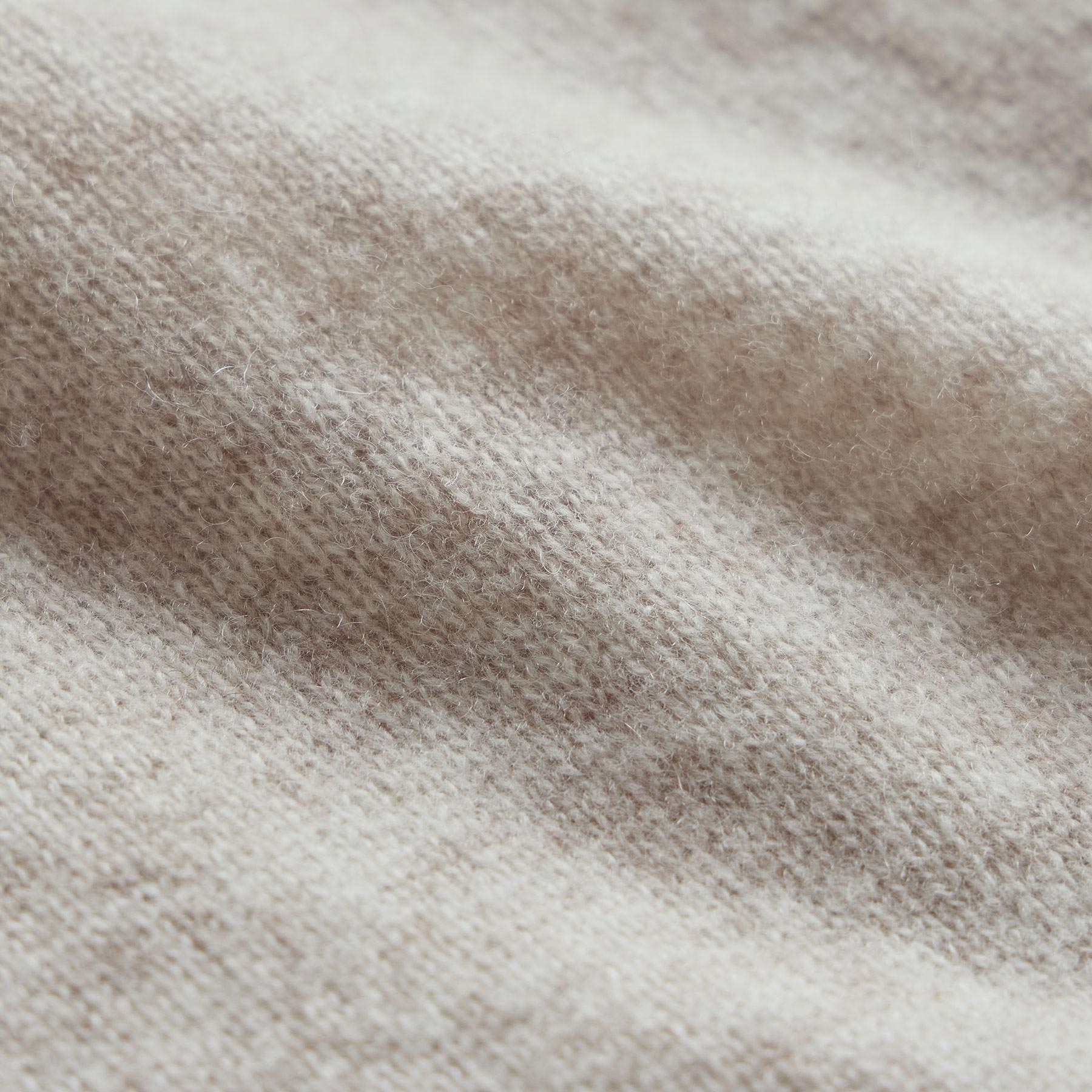 Soft Featherweight Cashmere V Neck in Light Beige | James Perse Los Angeles