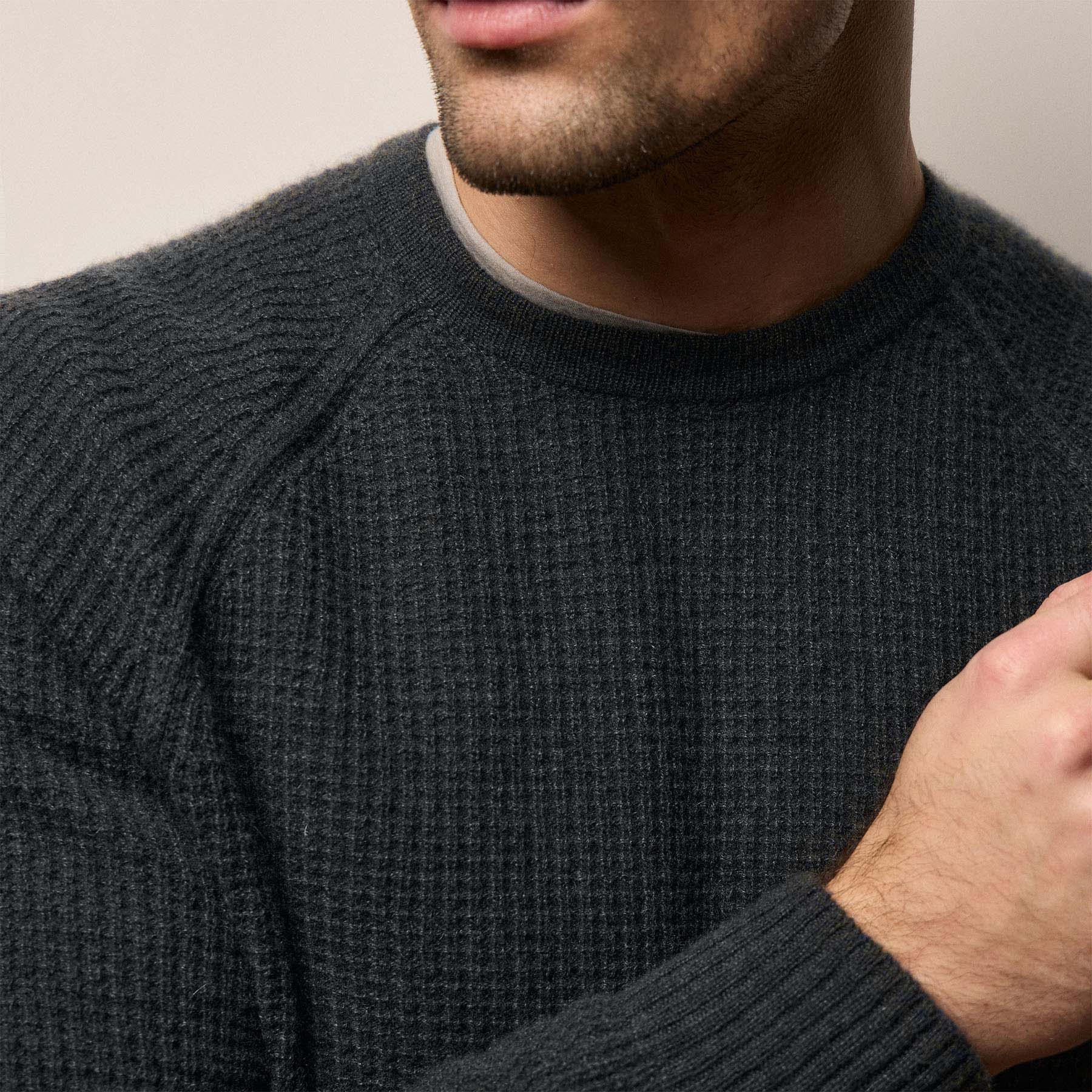 Featherweight Thermal Crew in Coal | James Perse Los Angeles