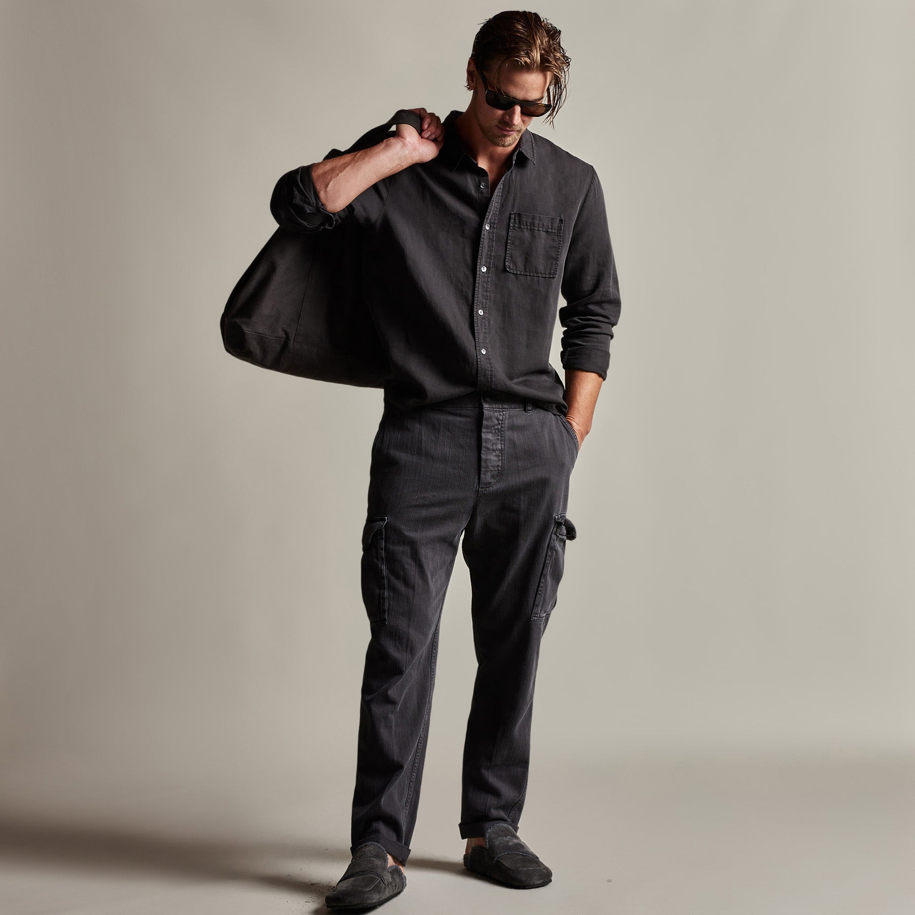 Organic Slub Cotton Cargo Pant in Magma Pigment | James Perse Los Angeles