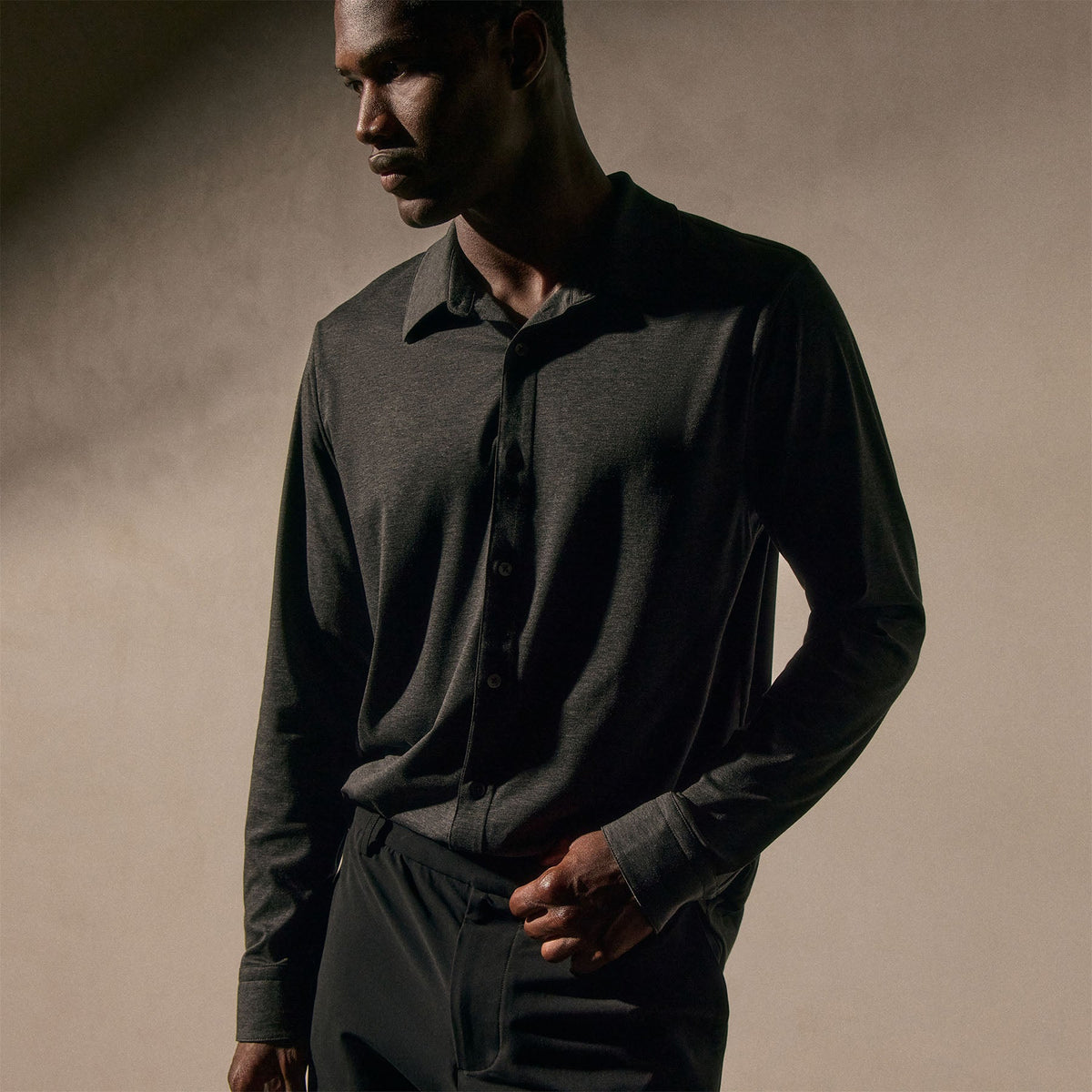 Performance Supima Pique Shirt in Black | James Perse Los Angeles