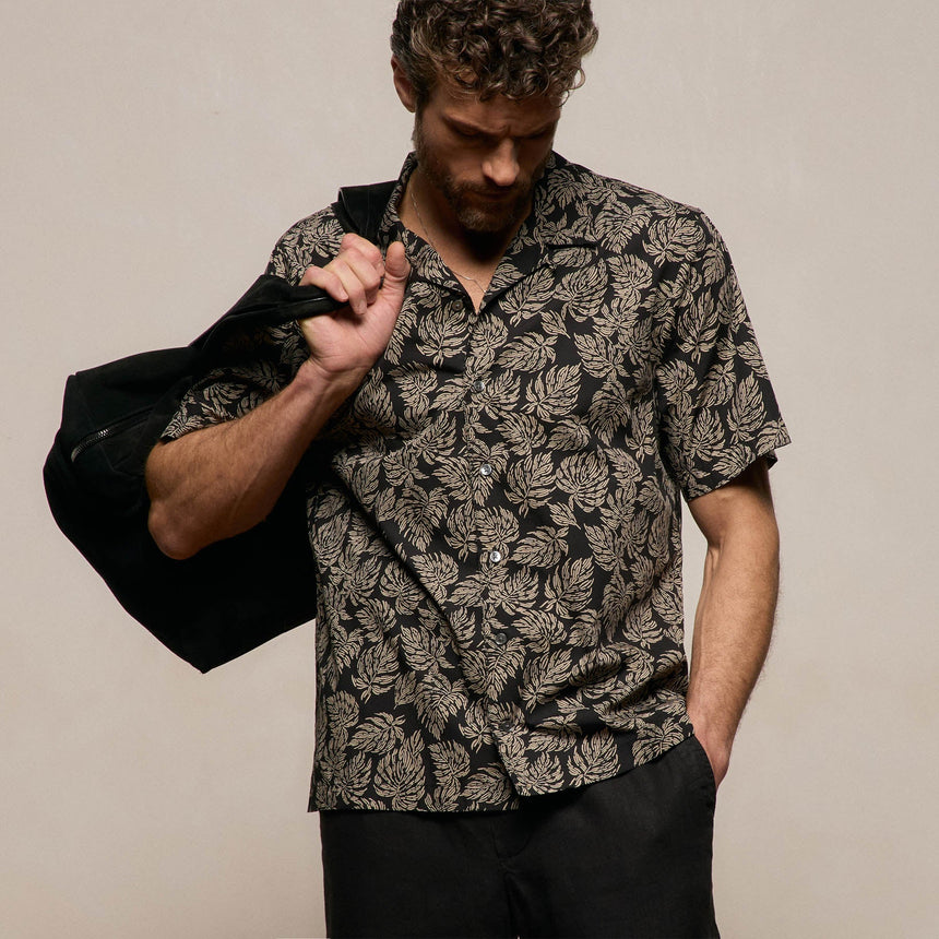 Palm Printed Shirt in Black/Stone Pigment | James Perse Los Angeles