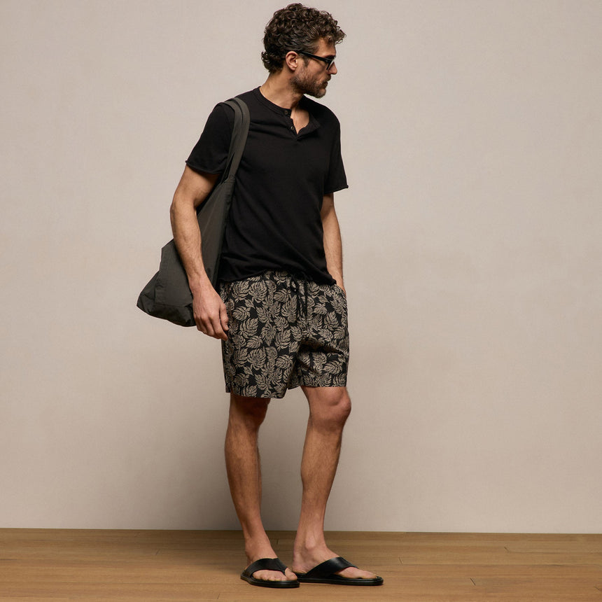 Palm Printed Short in Black/Stone Pigment | James Perse Los Angeles