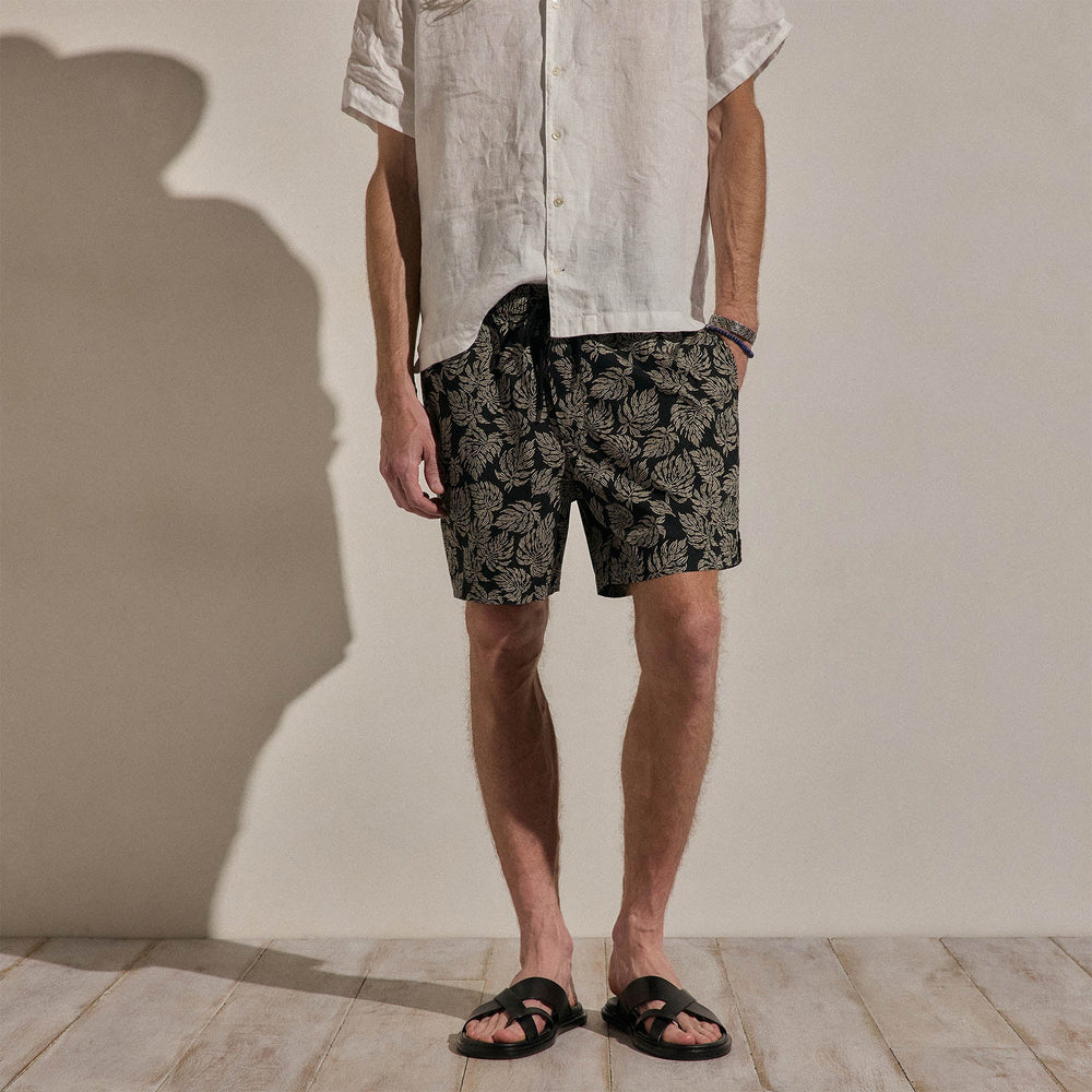 Palm Printed Short in Black/Stone Pigment | James Perse Los Angeles