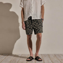 Palm Printed Short in Black/Stone Pigment | James Perse Los Angeles